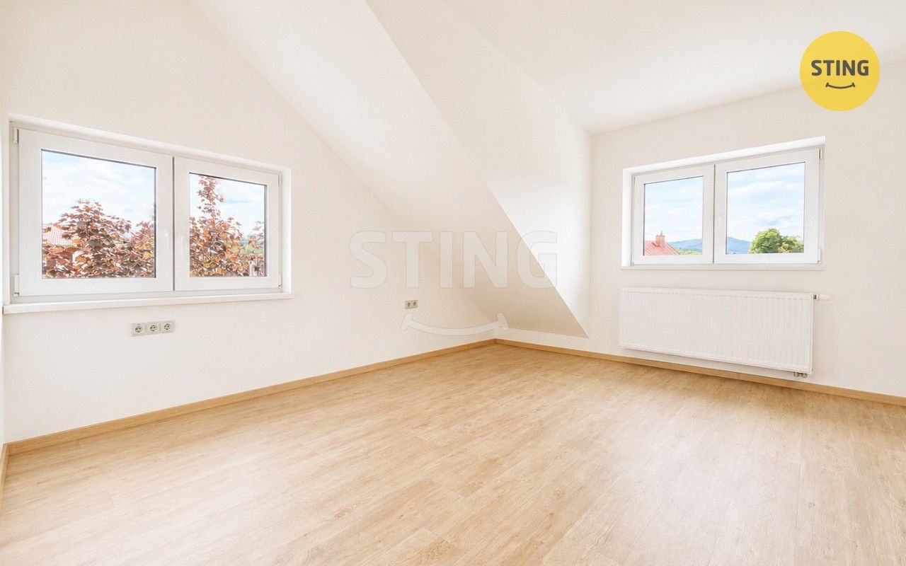 Pronájem bytu 2+1 70 m² - foto 2