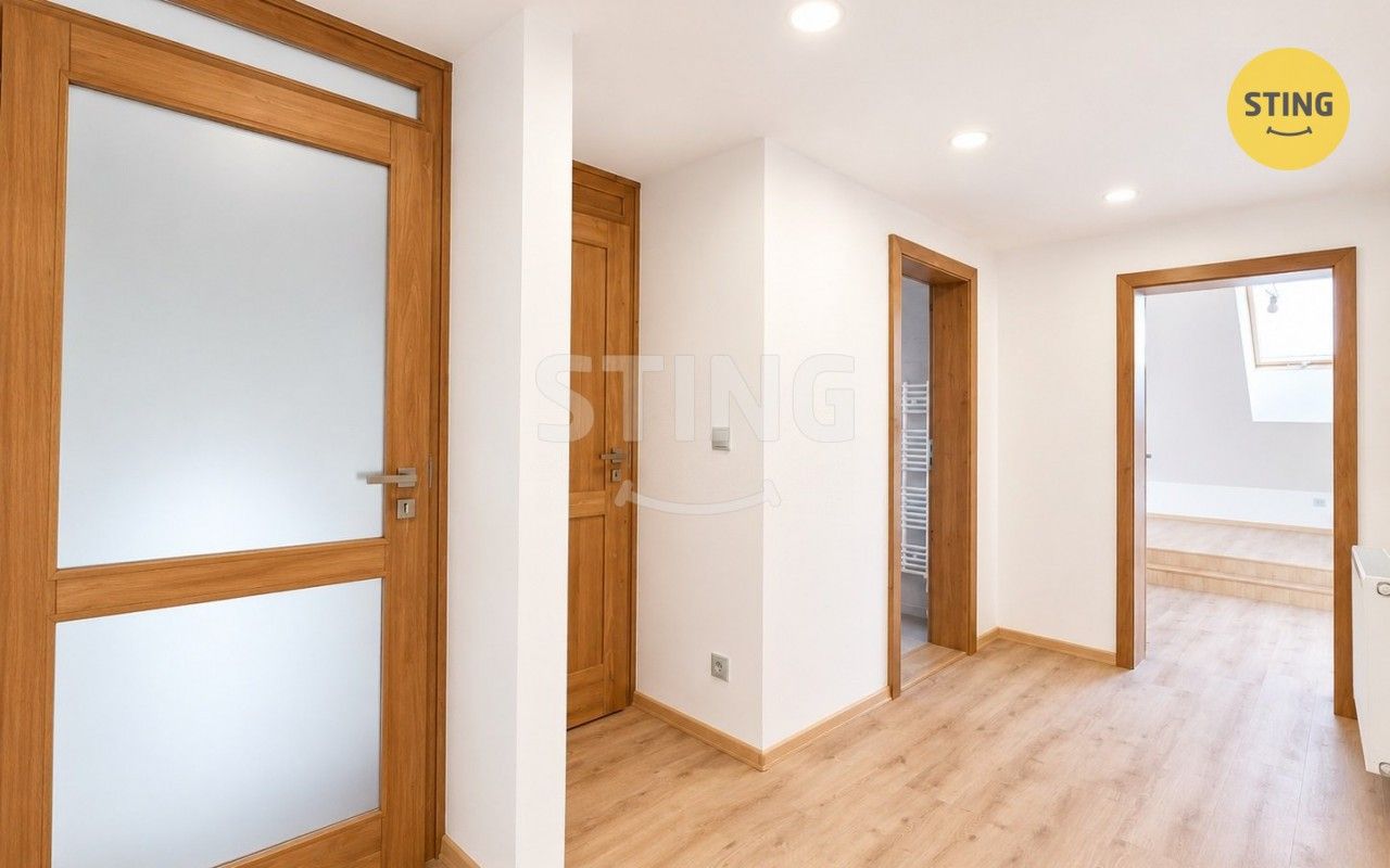 Pronájem bytu 2+1 70 m² - foto 8