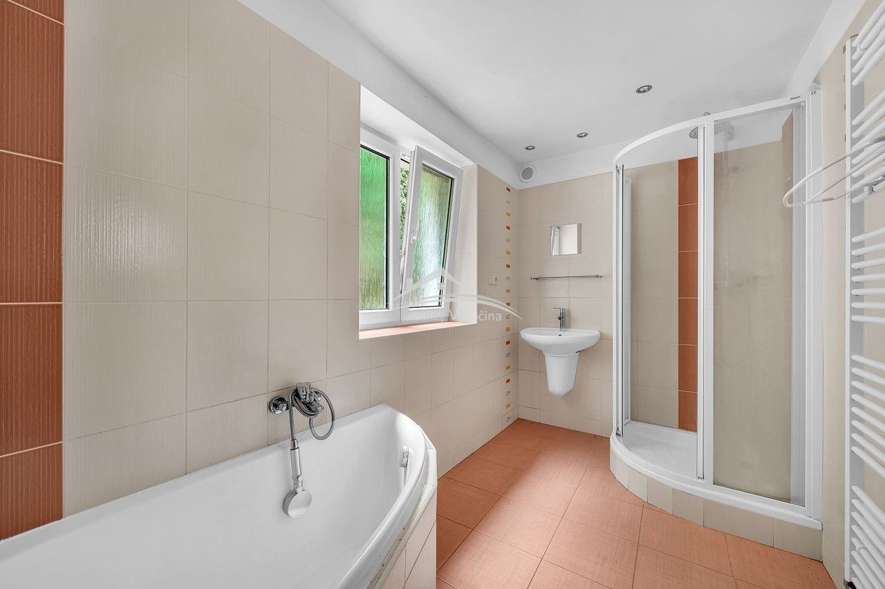 Prodej domu 330 m² - foto 9