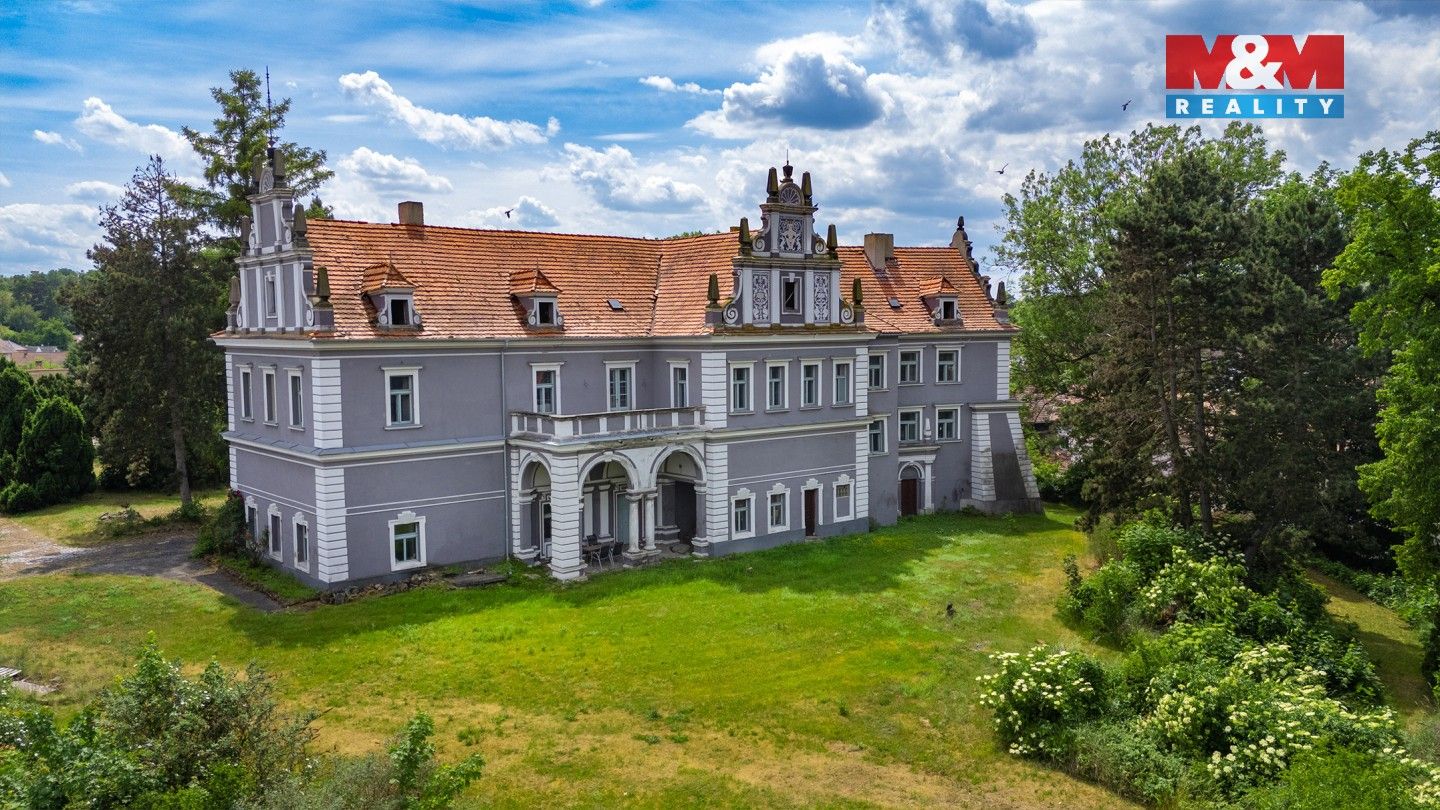 Prodej nemovitosti 1075 m² - foto 2