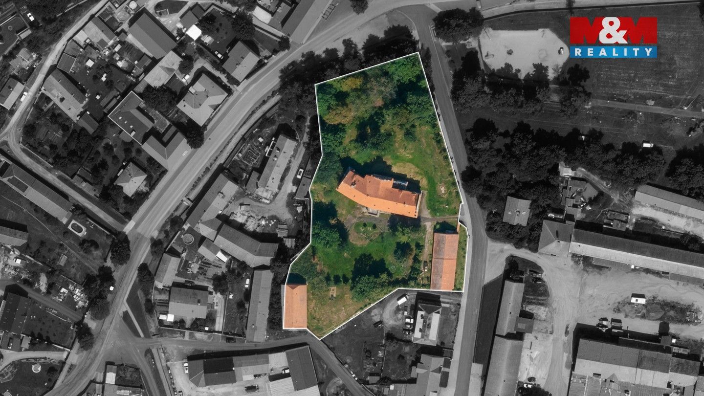Prodej nemovitosti 1075 m² - foto 3