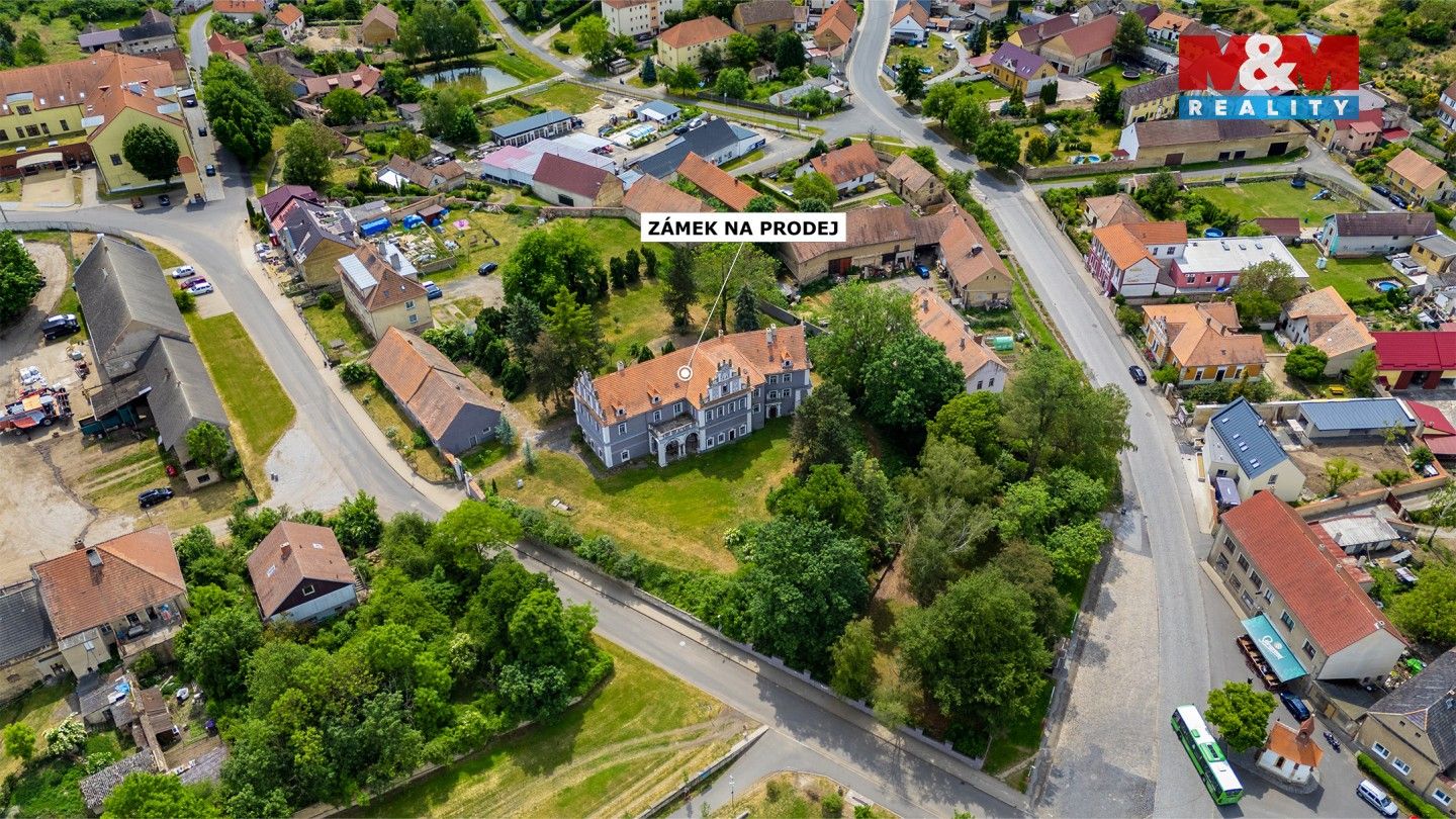 Prodej nemovitosti 1075 m² - foto 23