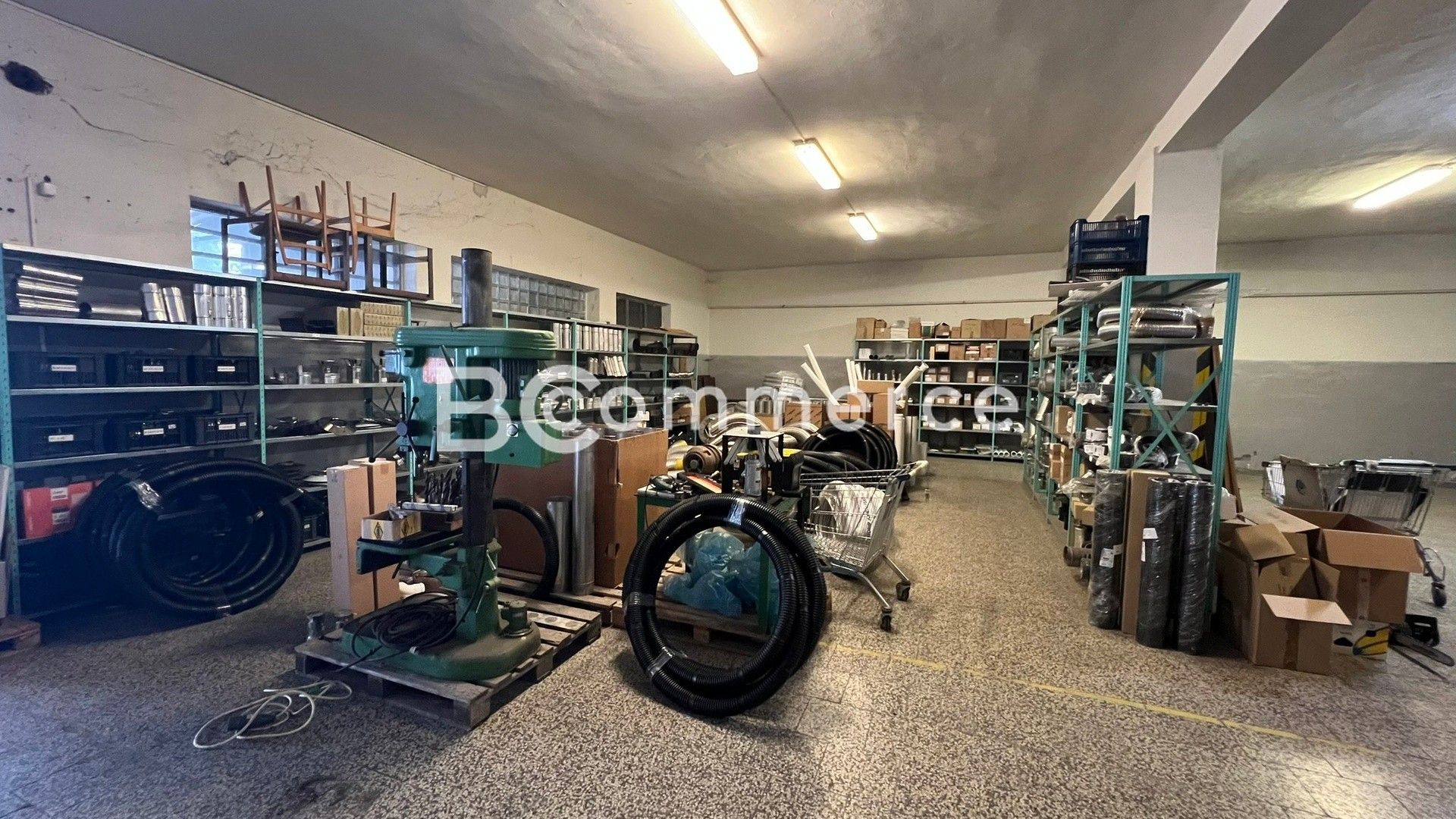 Pronájem komerčního prostoru 260 m² - foto 4