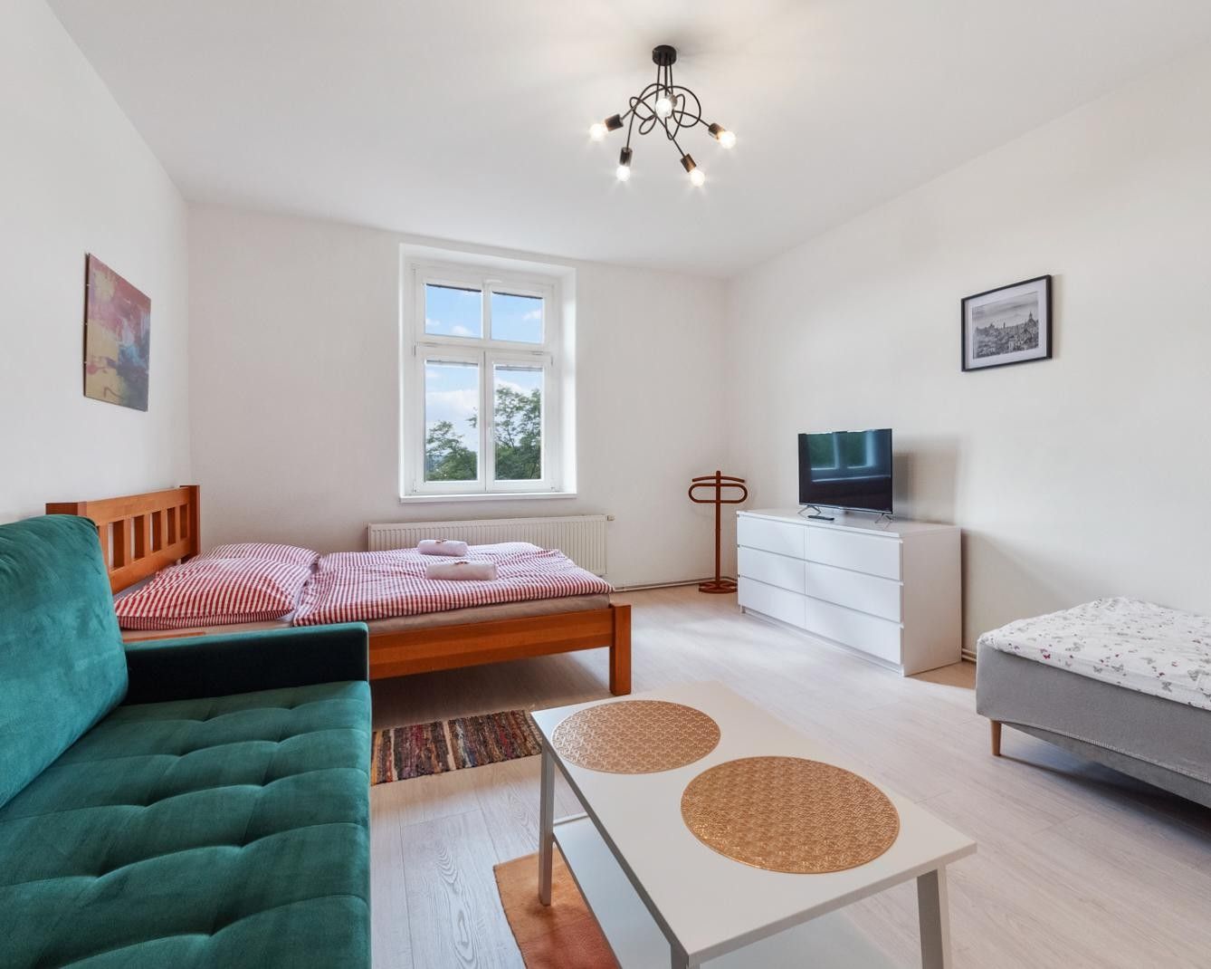 Pronájem bytu 1+1 51 m² - foto 1