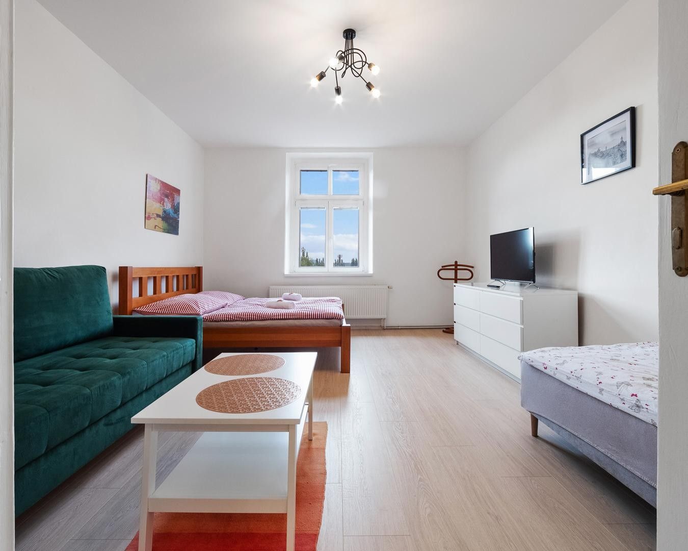 Pronájem bytu 1+1 51 m² - foto 3
