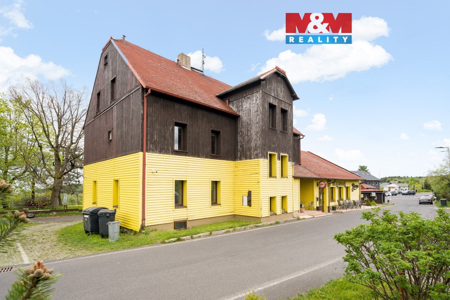 Prodej komerčního prostoru 660 m² - foto 1