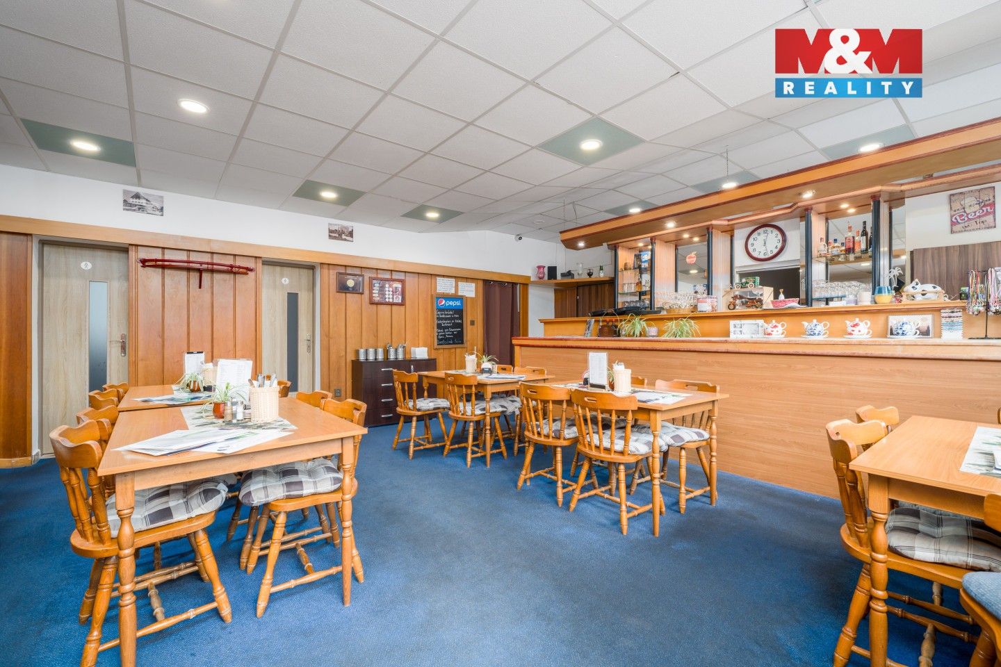Prodej komerčního prostoru 660 m² - foto 2