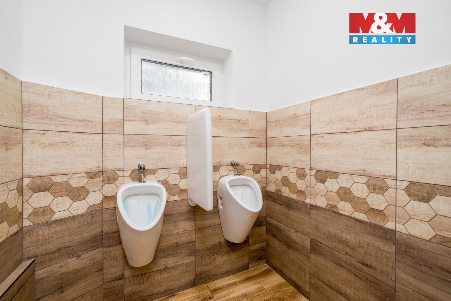 Prodej komerčního prostoru 660 m² - foto 30