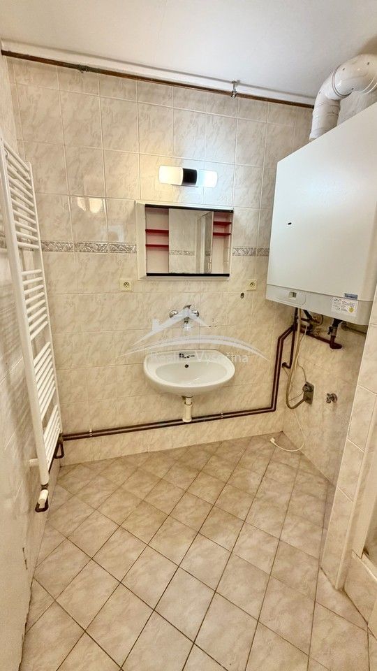 Pronájem bytu 2+1 67 m² - foto 3