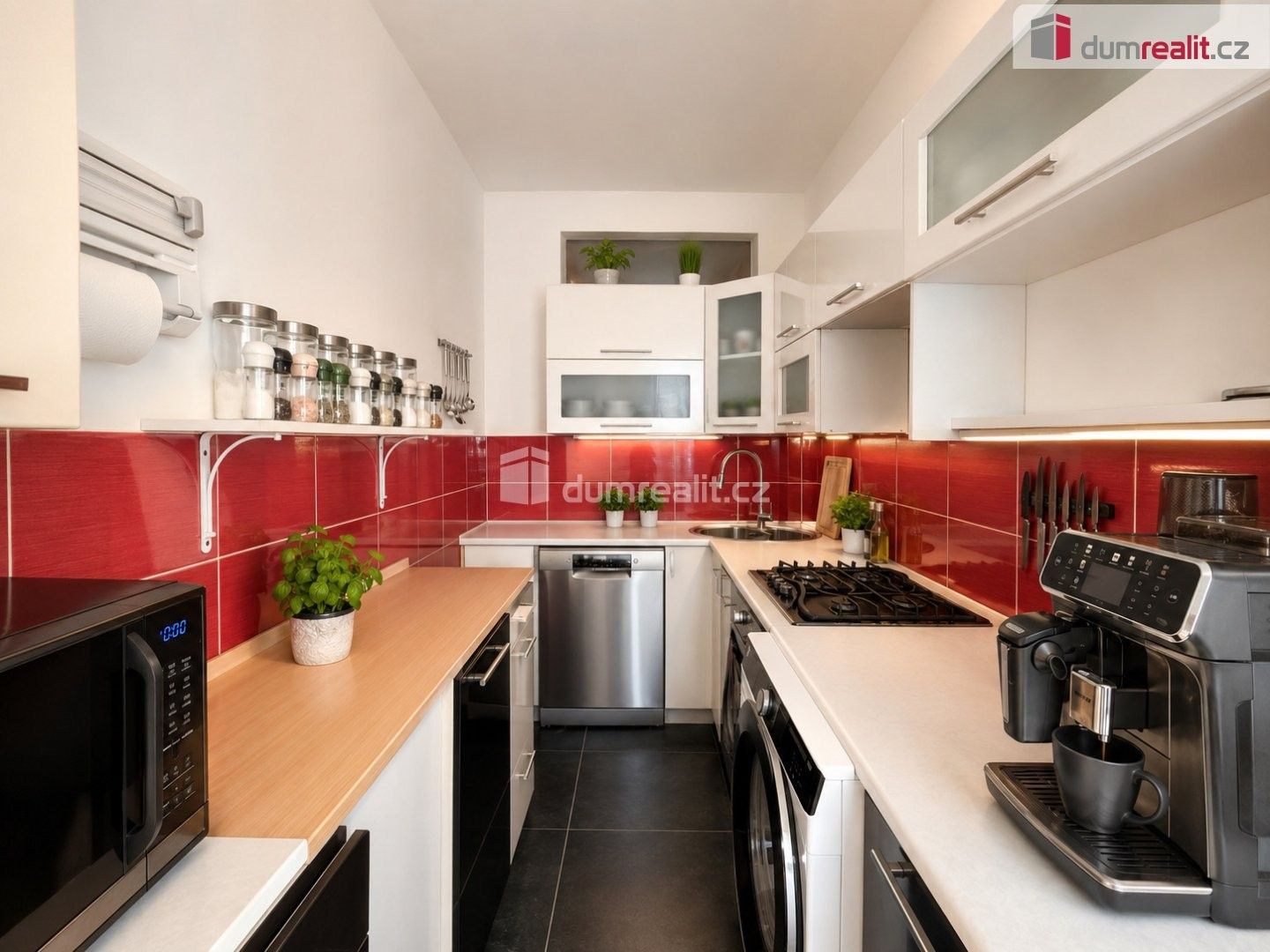 Prodej bytu 3+1 70 m² - foto 1