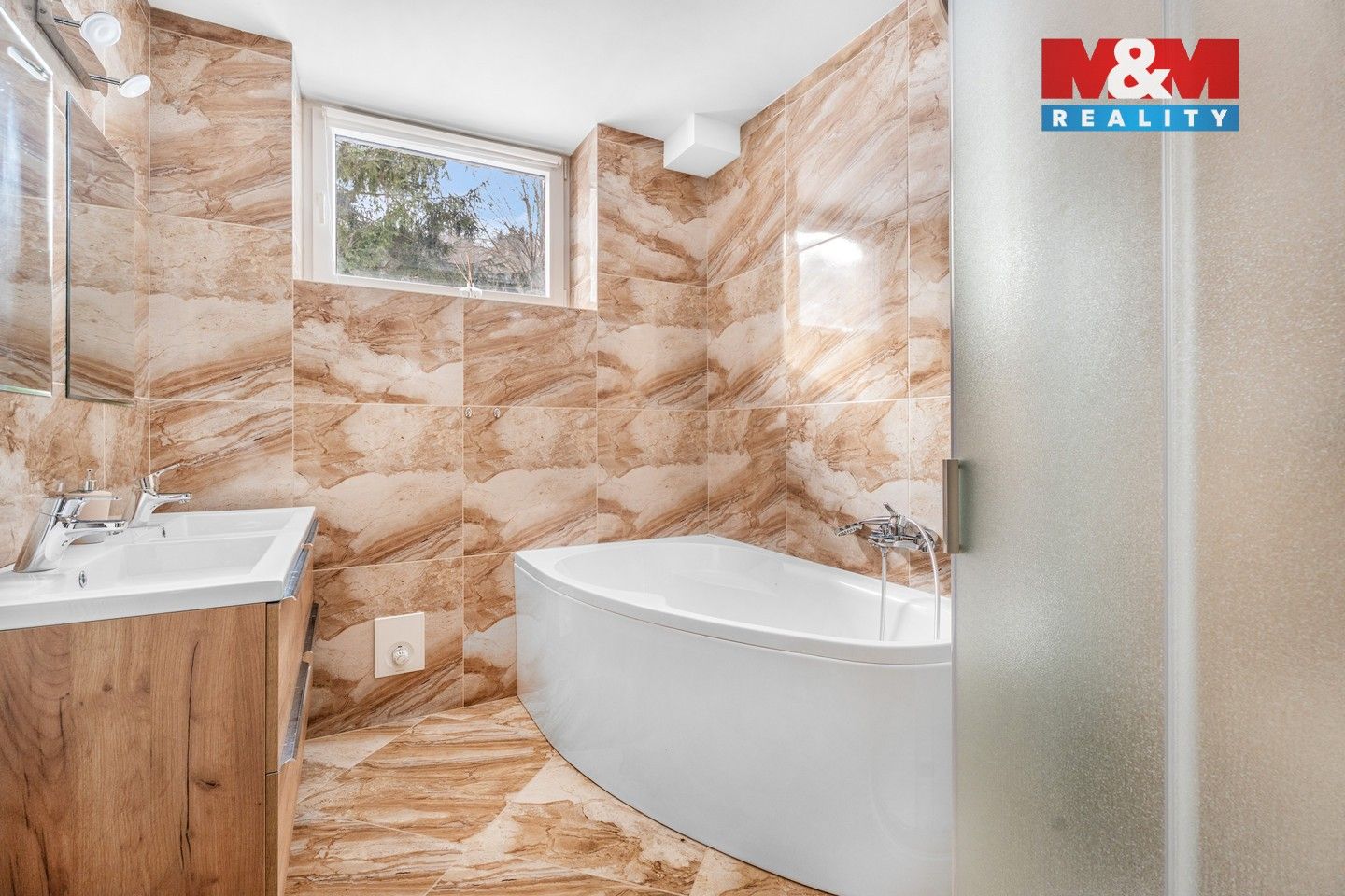 Prodej komerčního prostoru 1890 m² - foto 12