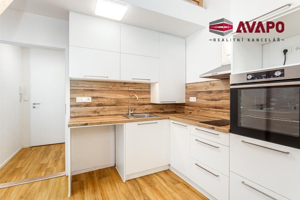 Pronájem bytu 1+kk 38 m² - foto 4