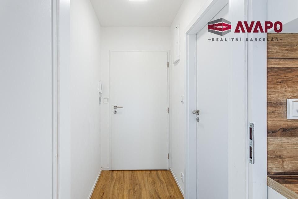 Pronájem bytu 1+kk 38 m² - foto 10