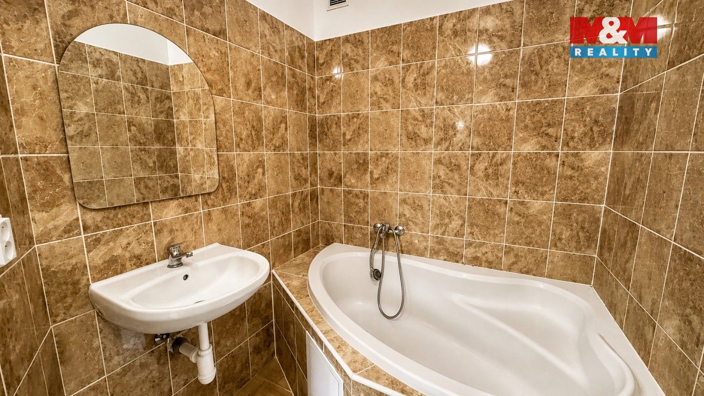 Pronájem bytu 1+1 60 m² - foto 4
