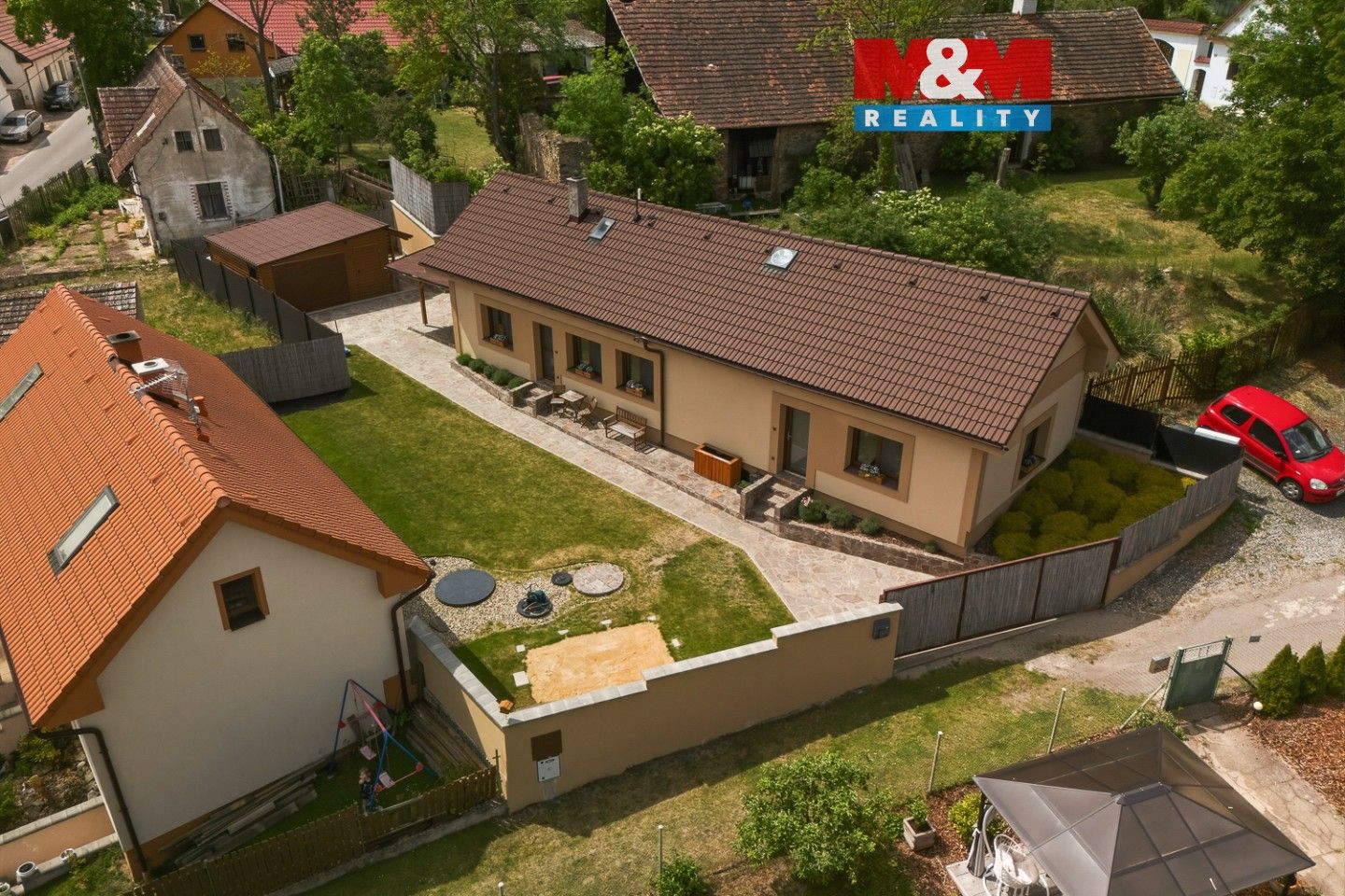 Prodej domu 77 m² - foto 1