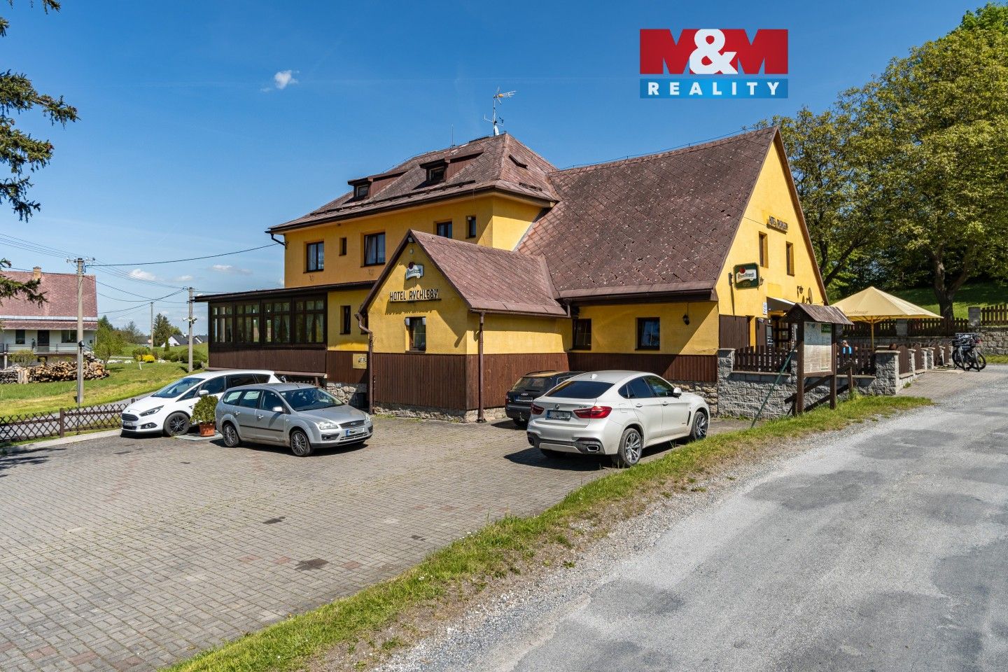 Prodej komerčního prostoru 661 m² - foto 1