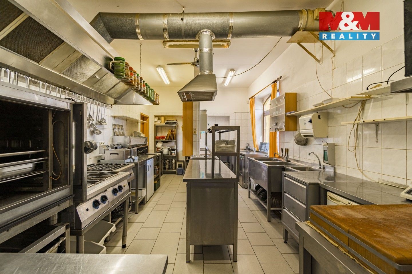 Prodej komerčního prostoru 661 m² - foto 4