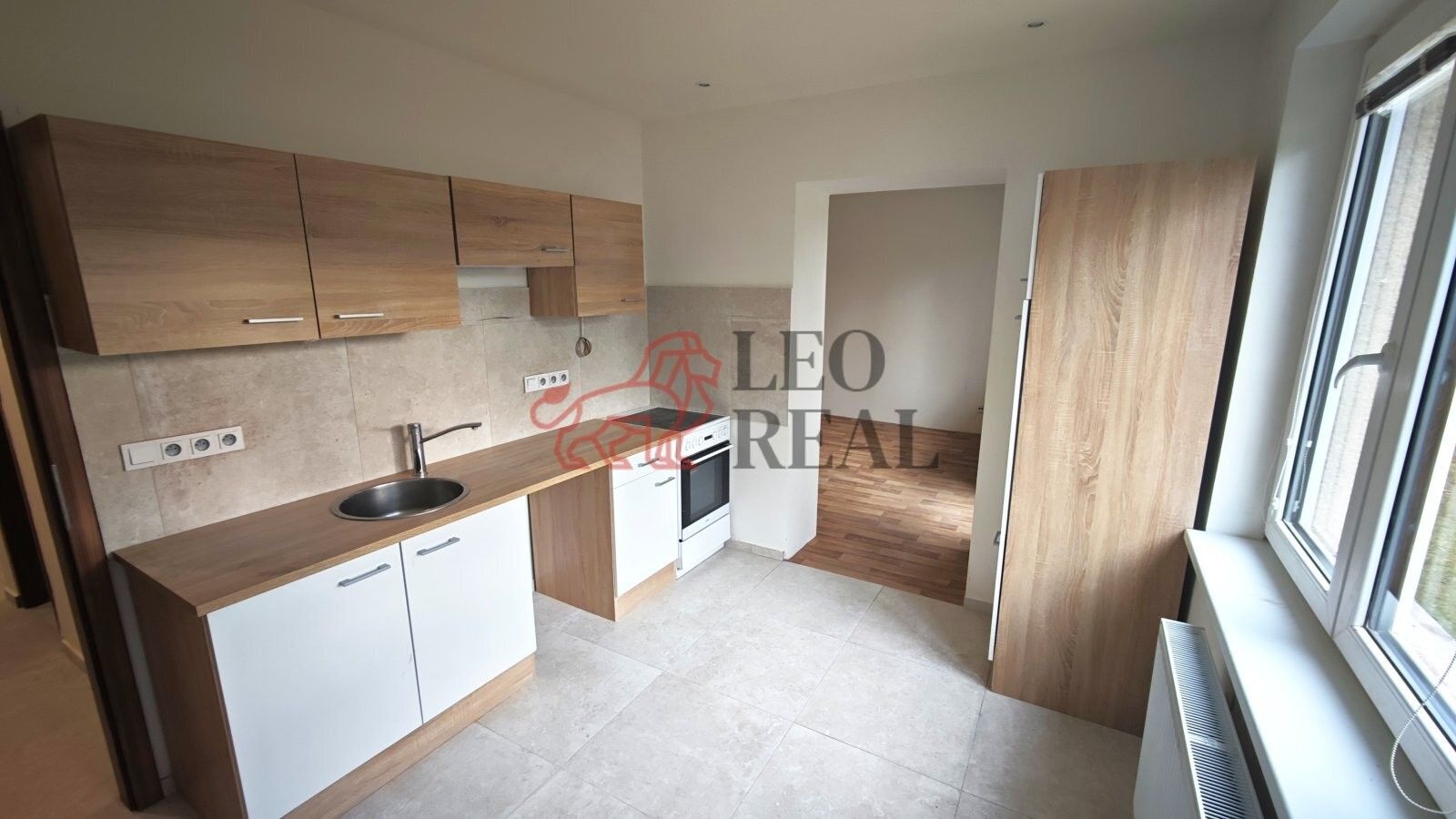Pronájem bytu 3+1 74 m² - foto 1