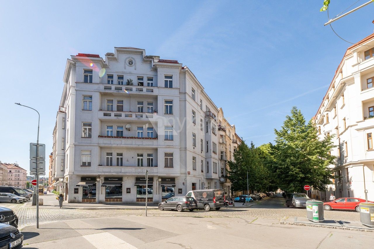 Pronájem bytu 3+1 112 m² - foto 1