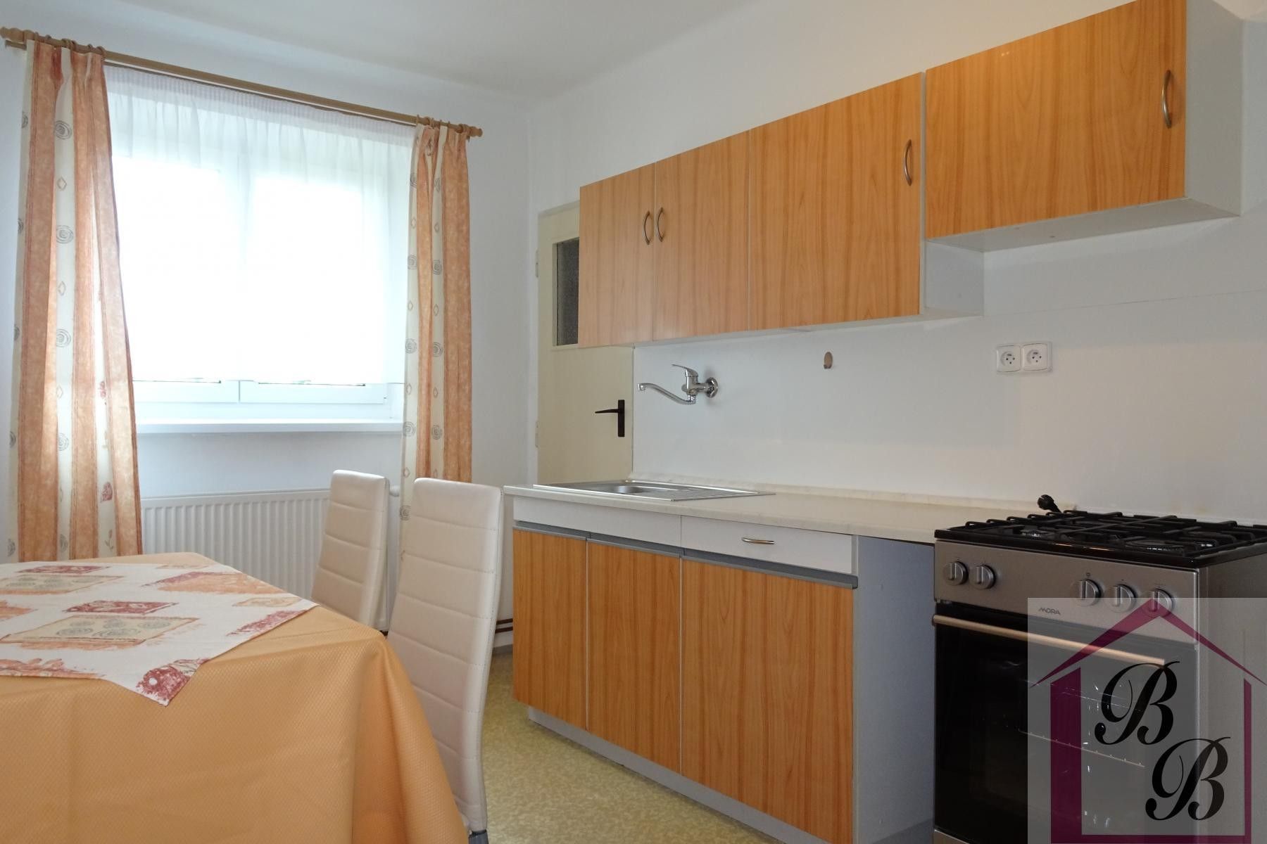 Pronájem bytu 2+1 49 m² - foto 2