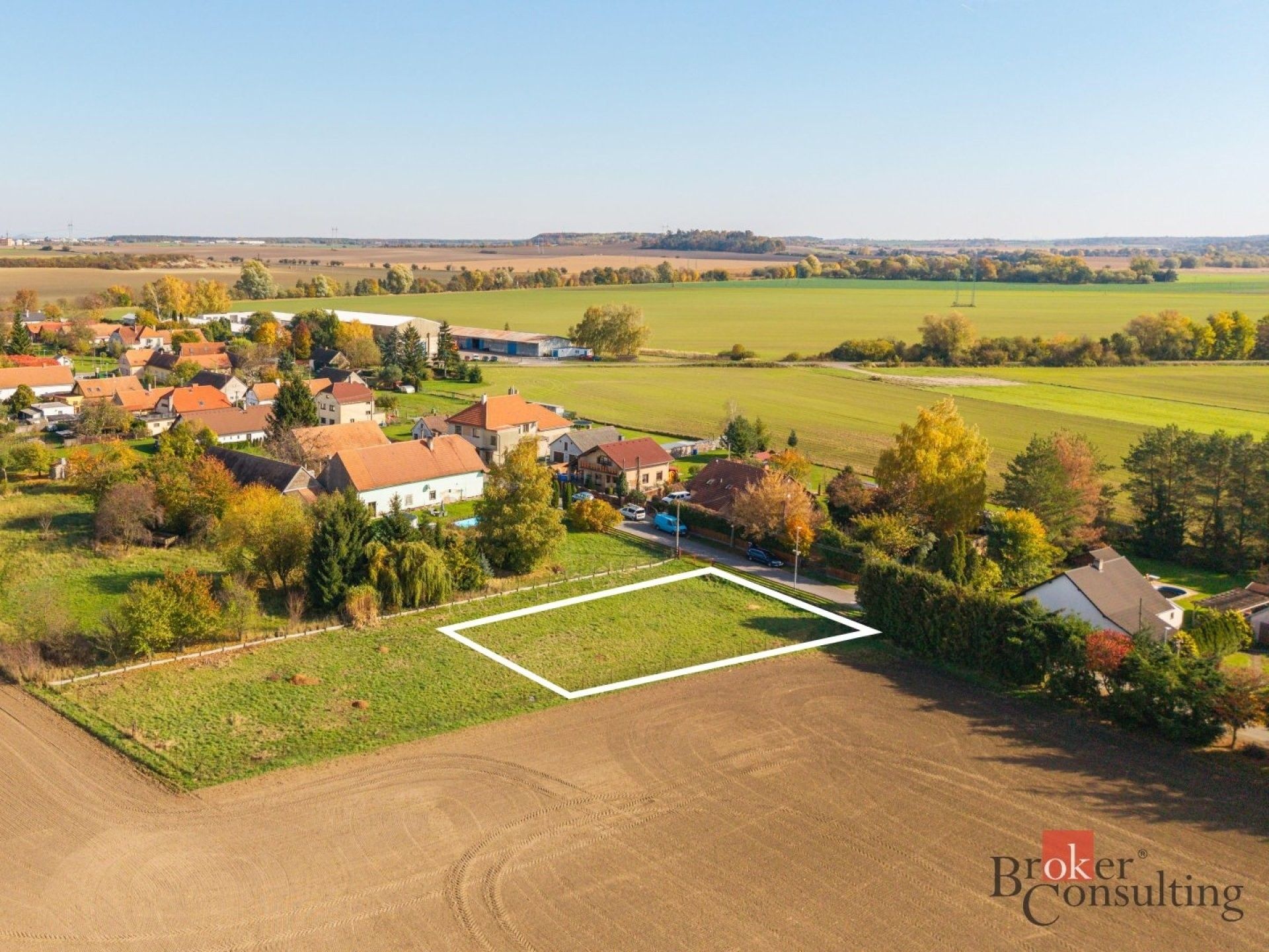 Prodej pozemku 700 m² - foto 1