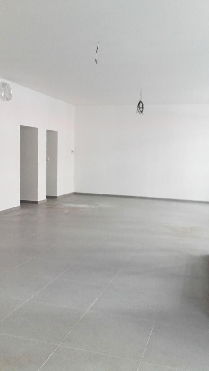 Pronájem komerčního prostoru 180 m² - foto 4