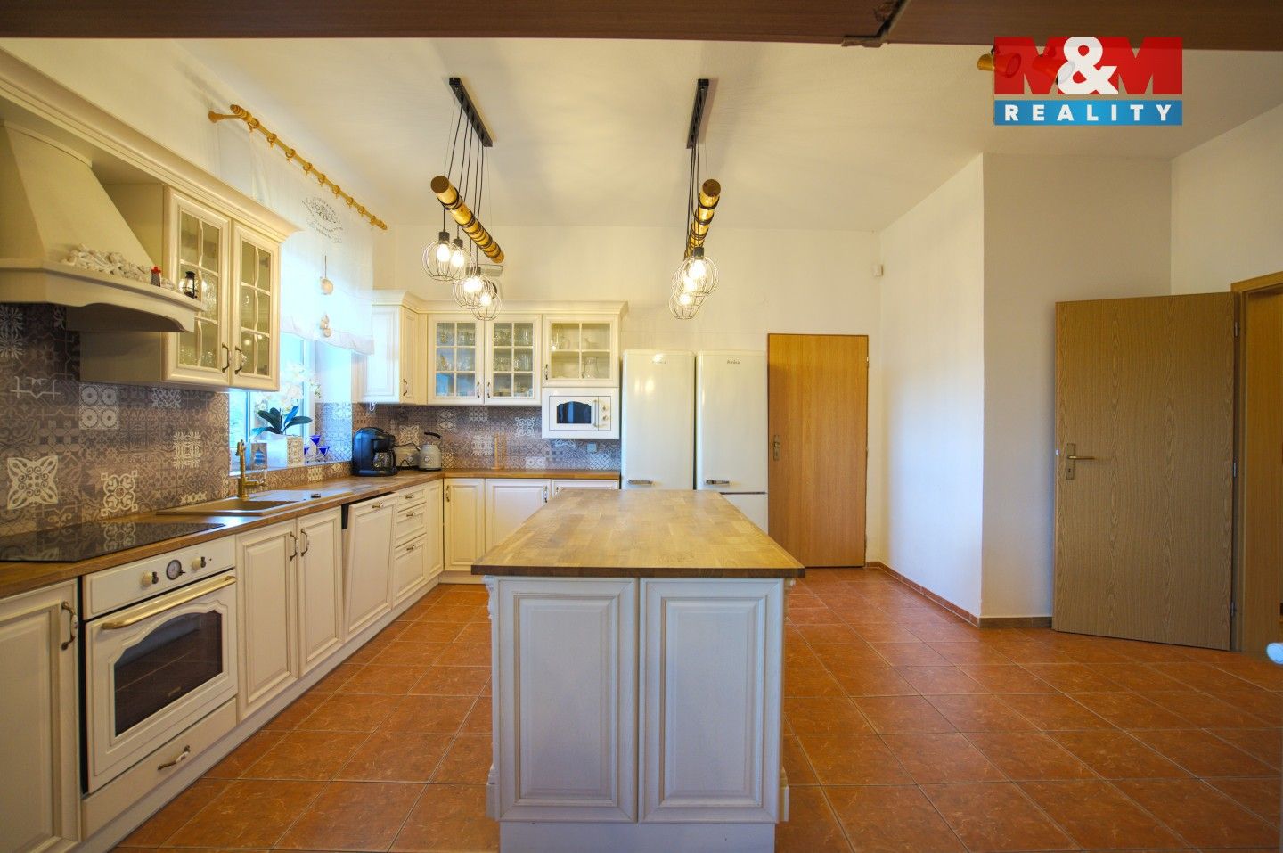 Prodej komerčního prostoru 400 m² - foto 7