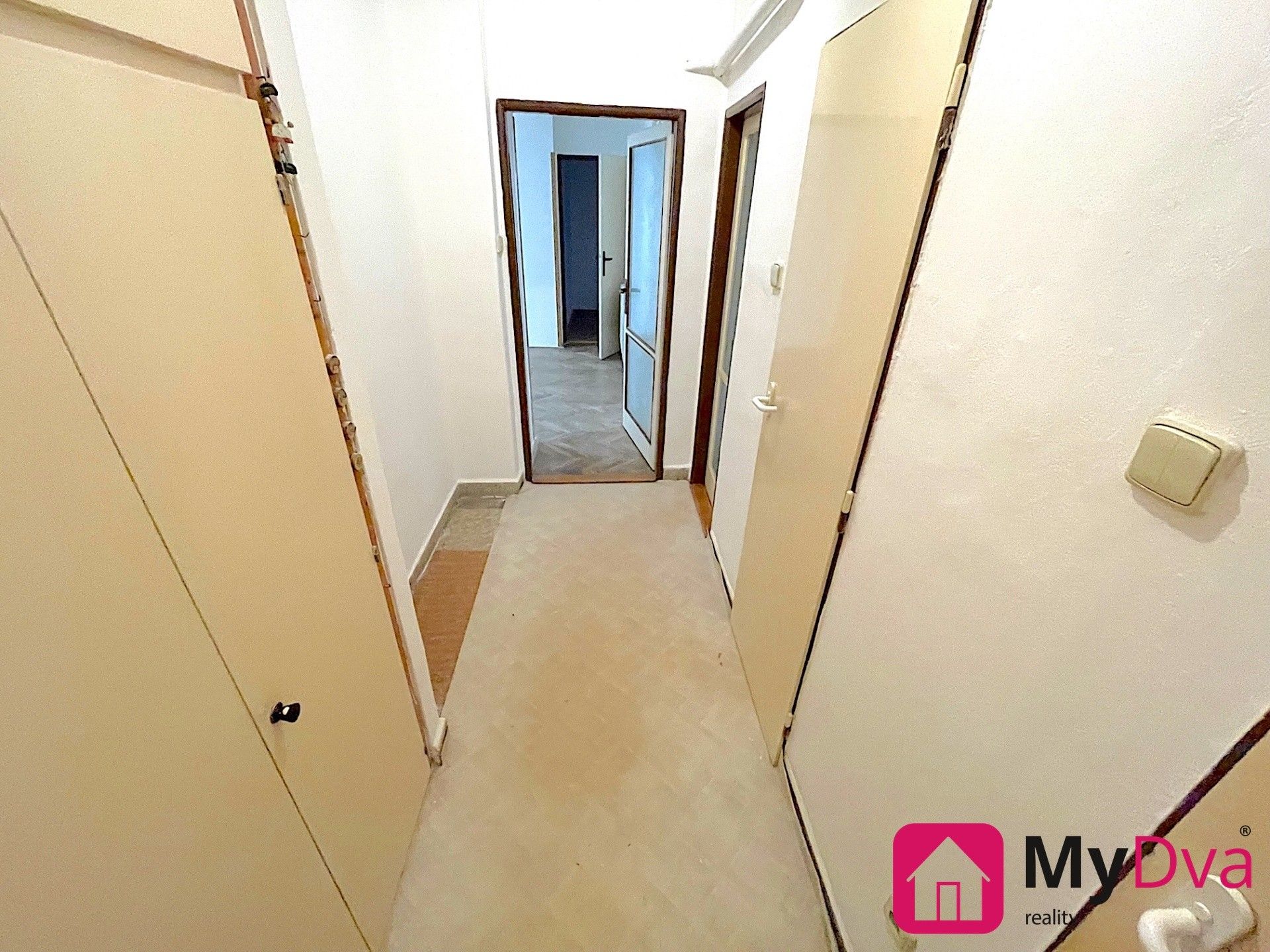 Pronájem bytu 3+1 74 m² - foto 4