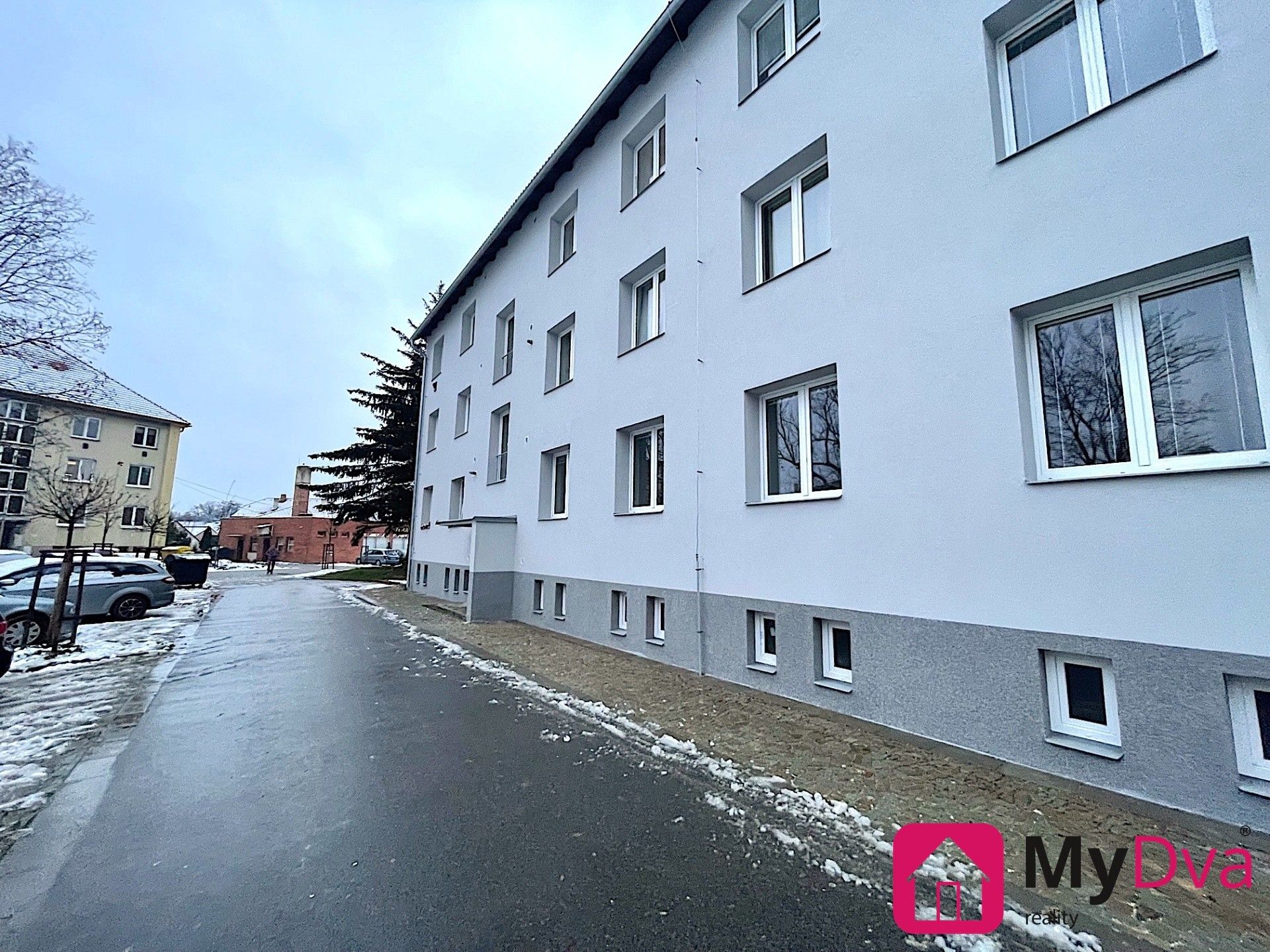 Pronájem bytu 3+1 74 m² - foto 2