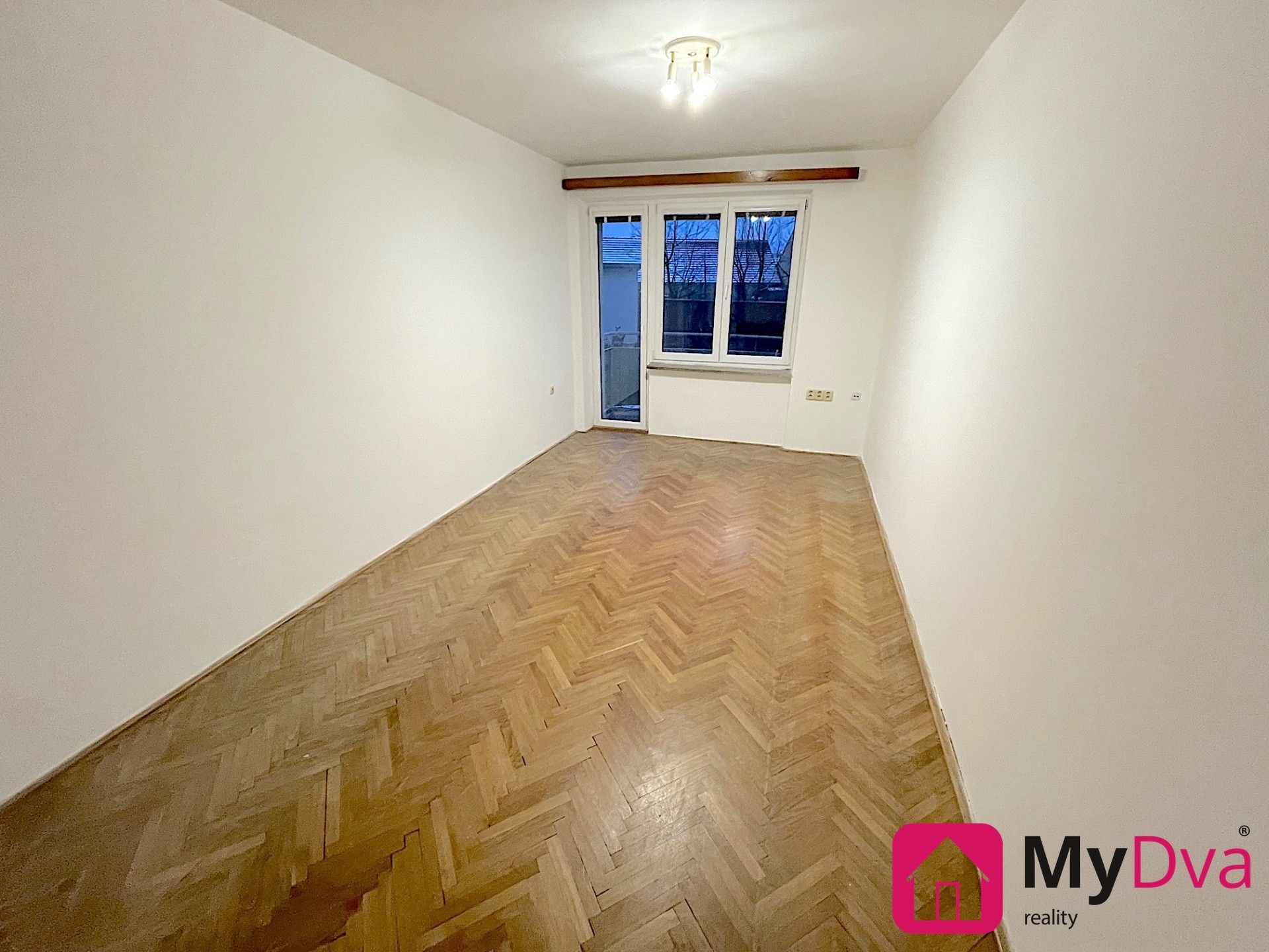 Pronájem bytu 3+1 74 m² - foto 7