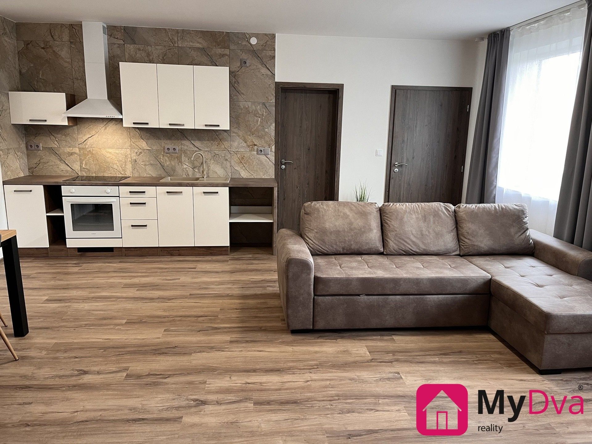 Pronájem bytu 2+kk 62 m² - foto 2