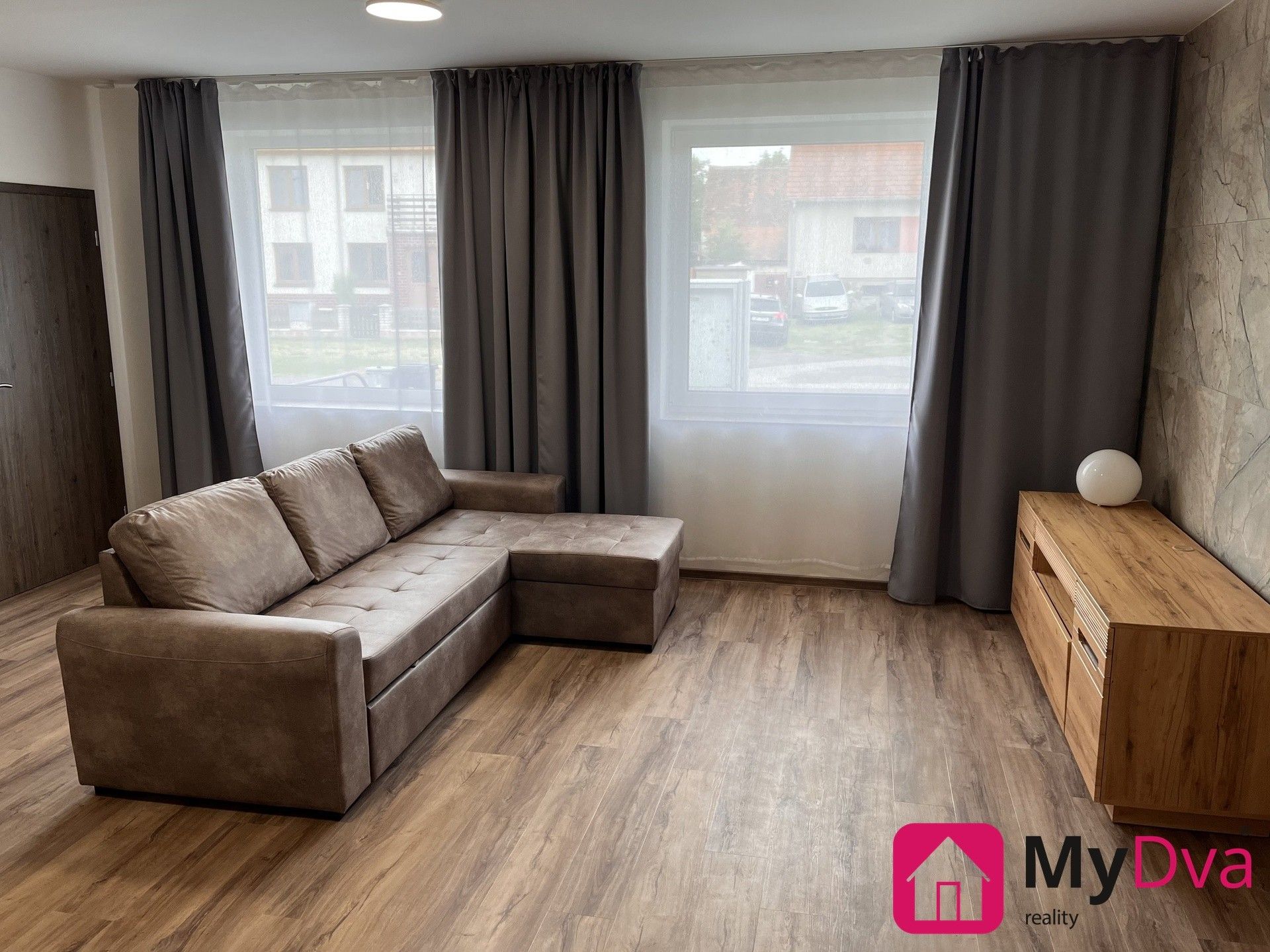 Pronájem bytu 2+kk 62 m² - foto 3