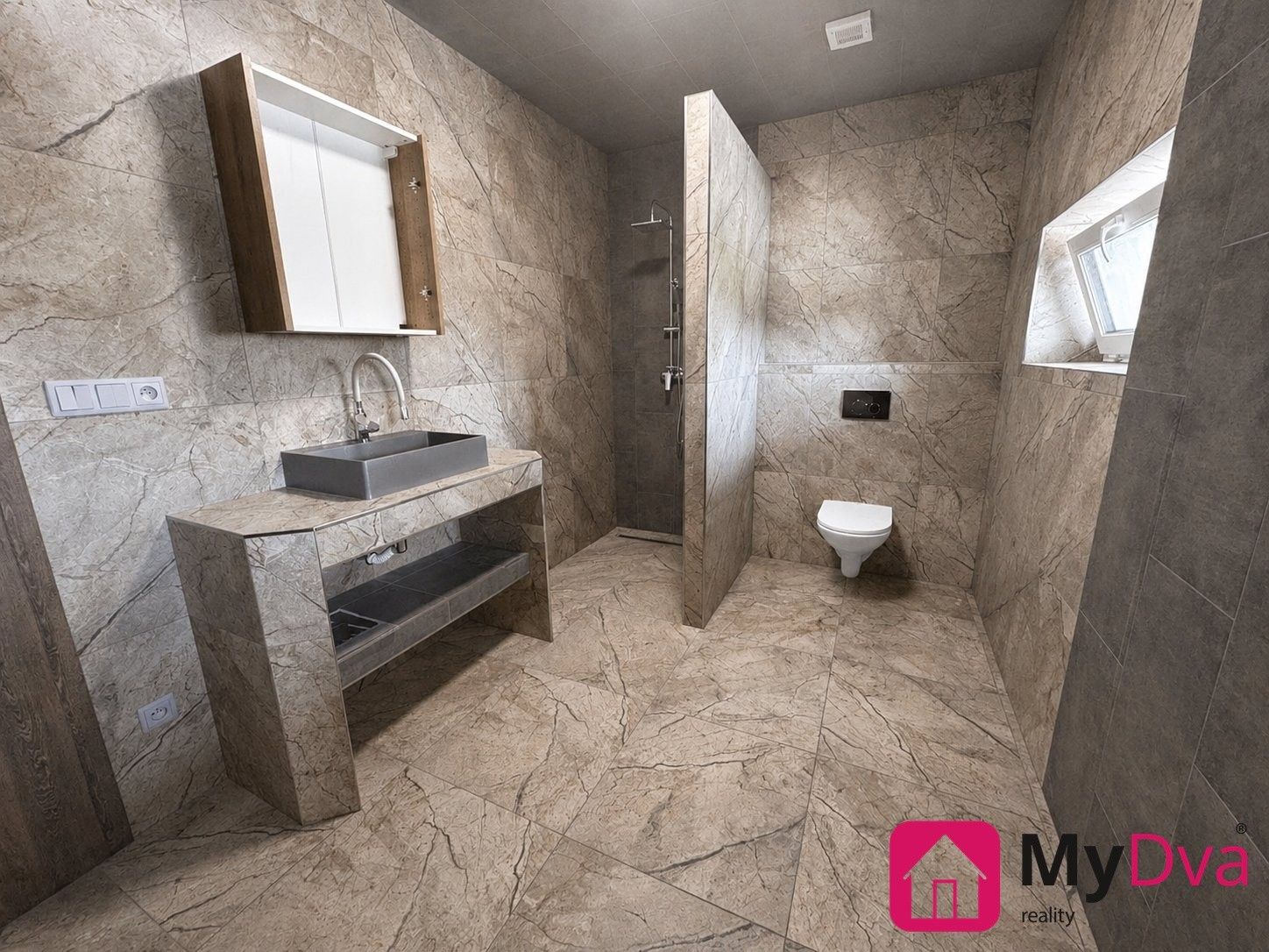 Pronájem bytu 2+kk 62 m² - foto 4
