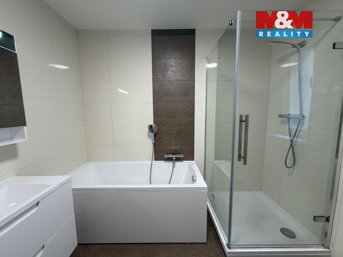 Pronájem bytu 4+1 118 m² - foto 2