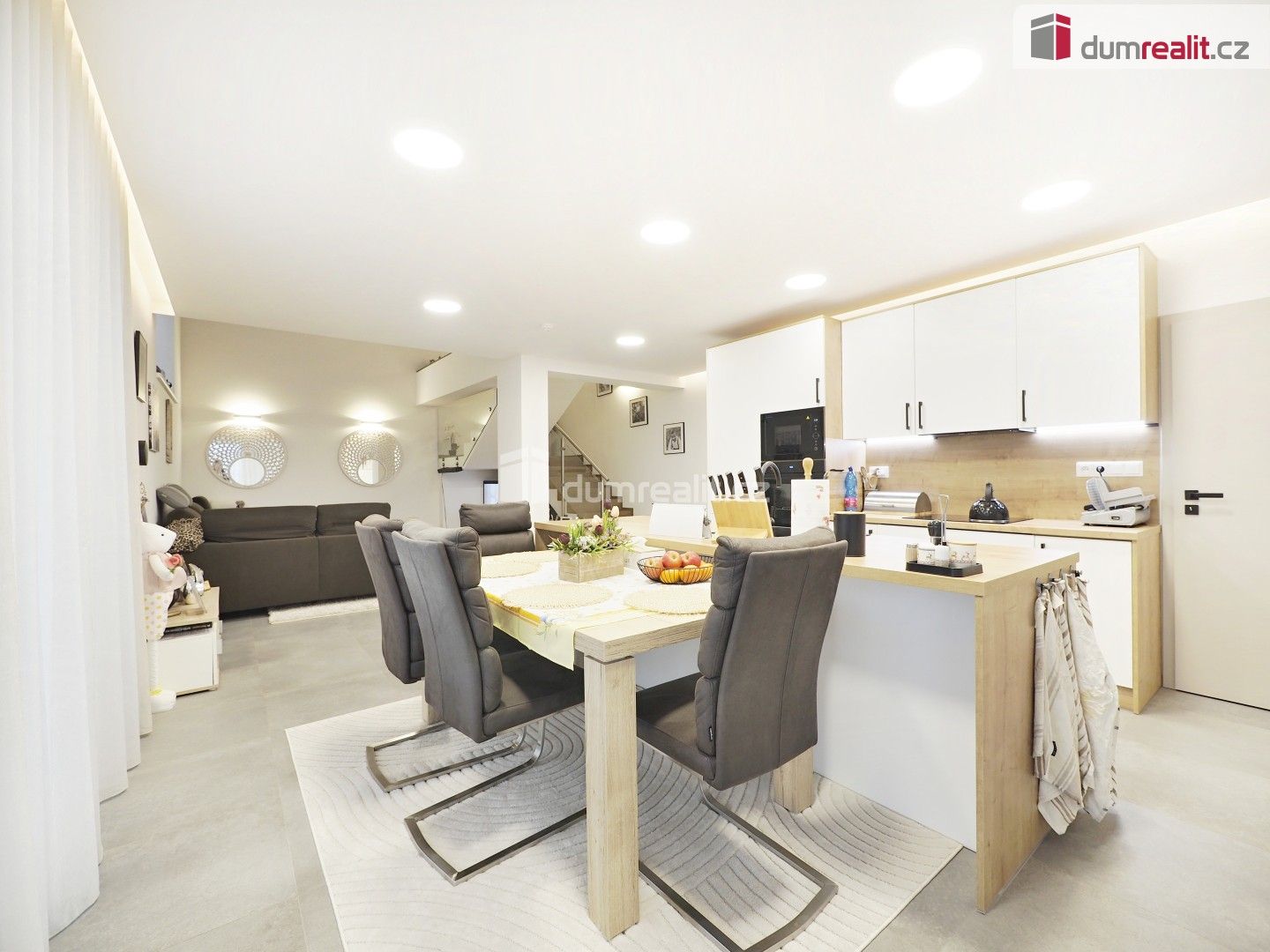 Pronájem domu 210 m² - foto 2