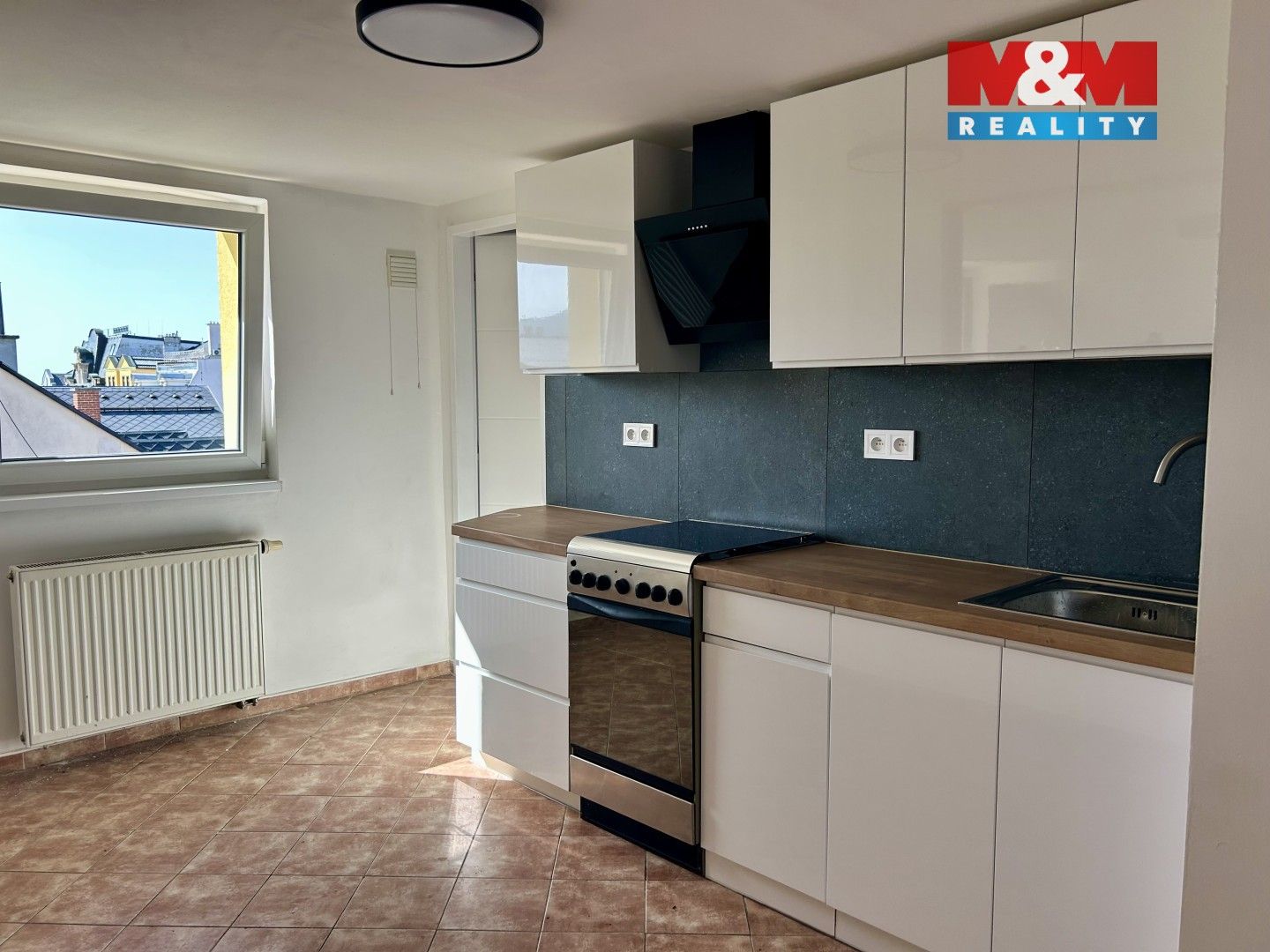 Pronájem bytu 2+1 79 m² - foto 1