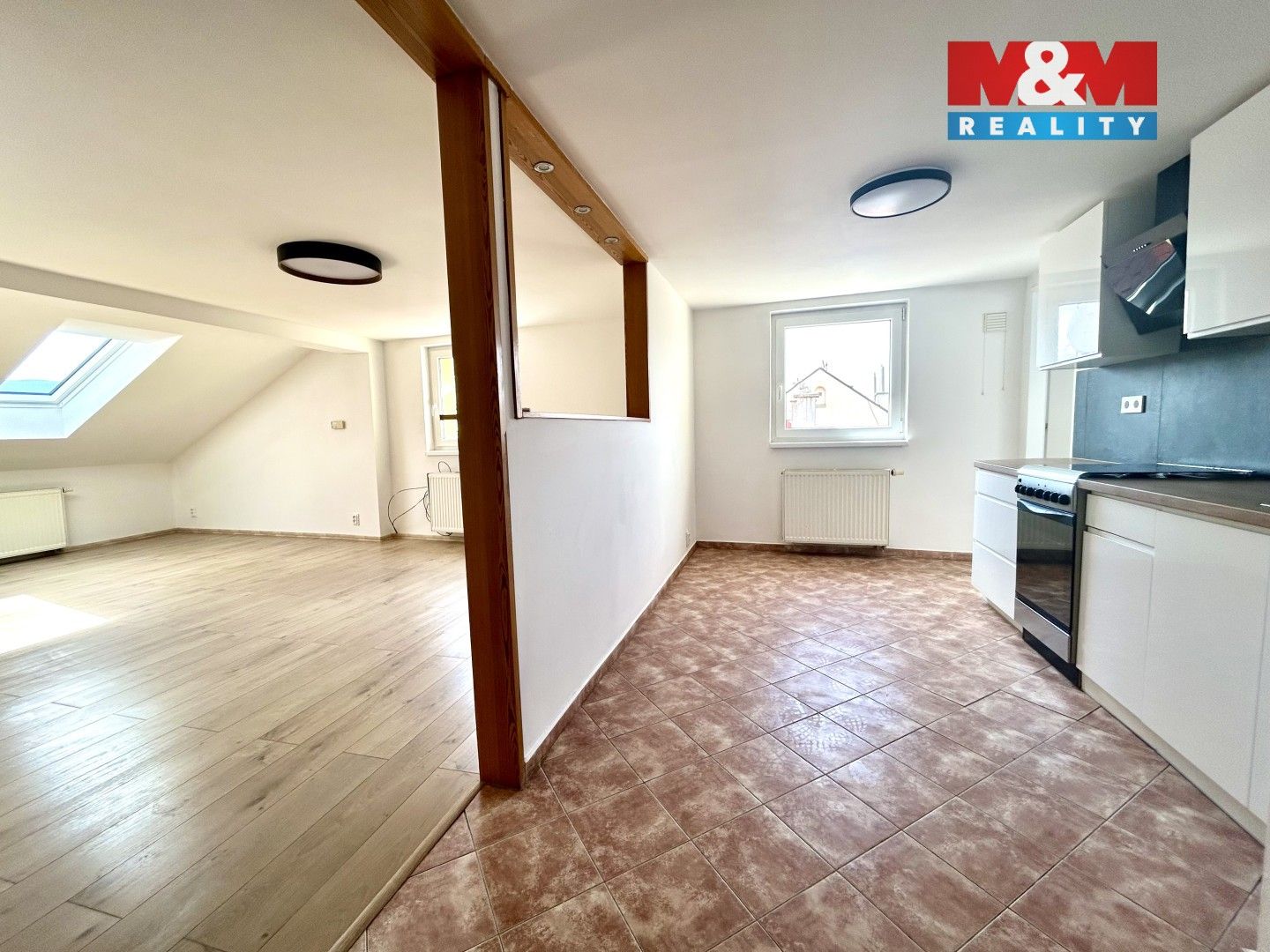 Pronájem bytu 2+1 79 m² - foto 7