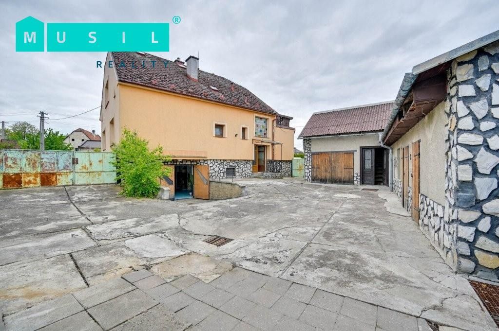 Prodej nemovitosti 300 m² - foto 3