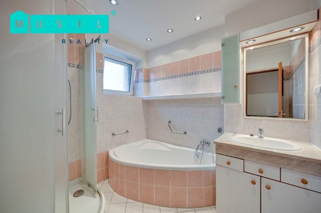 Prodej nemovitosti 300 m² - foto 12