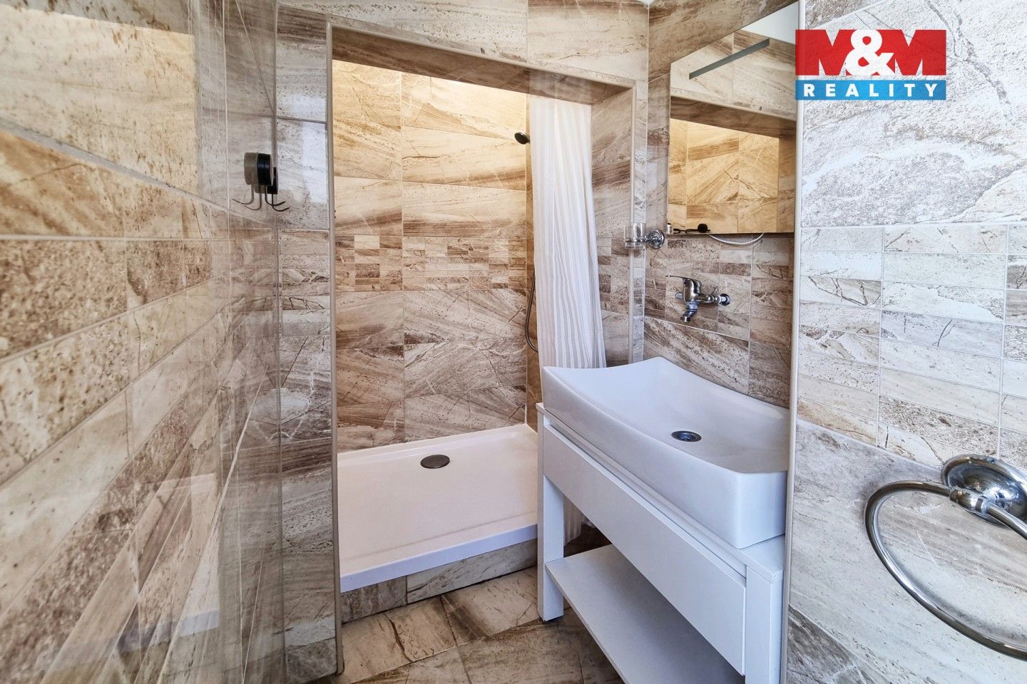 Pronájem bytu 2+kk 79 m² - foto 3
