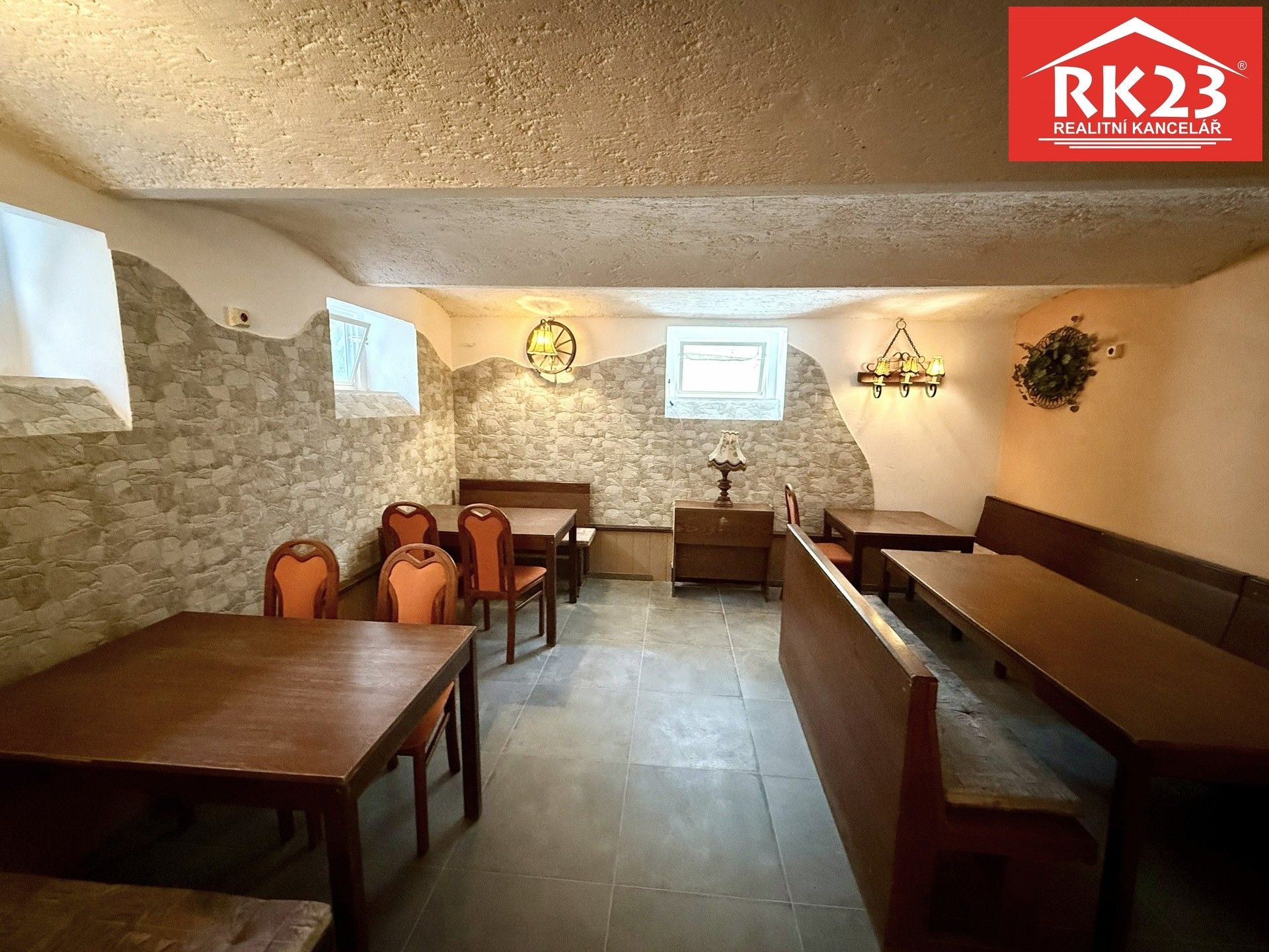 Pronájem komerčního prostoru 100 m² - foto 11