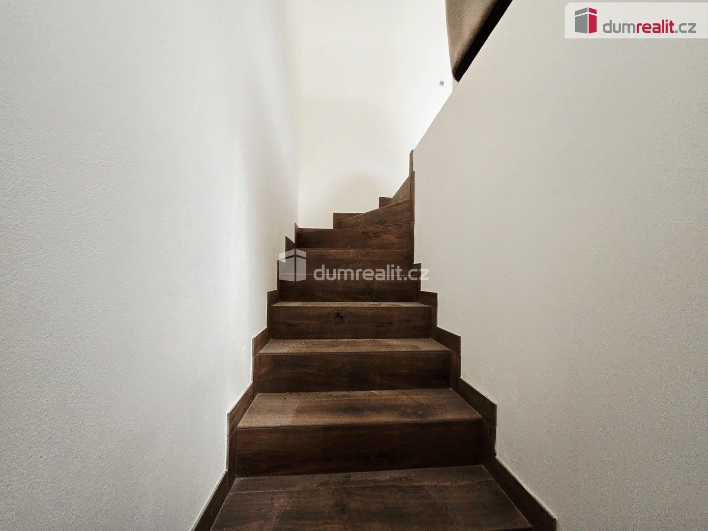 Pronájem bytu 3+kk 98 m² - foto 3