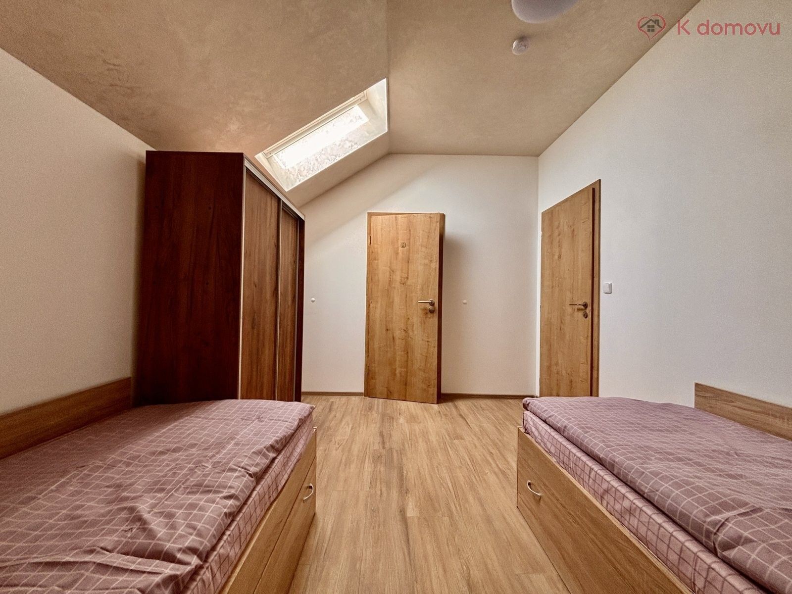 Pronájem komerčního prostoru 600 m² - foto 6