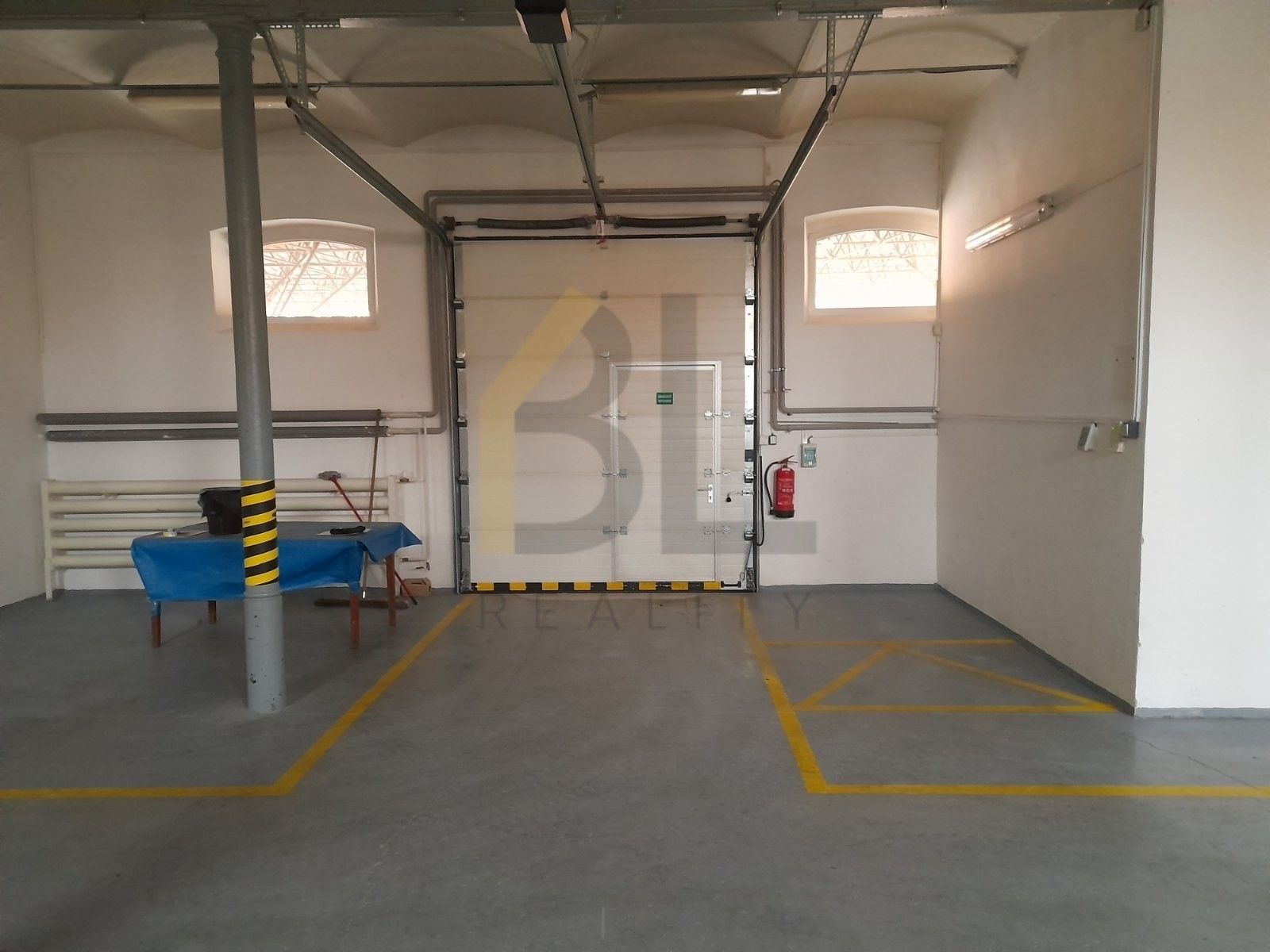 Pronájem komerčního prostoru 400 m² - foto 9
