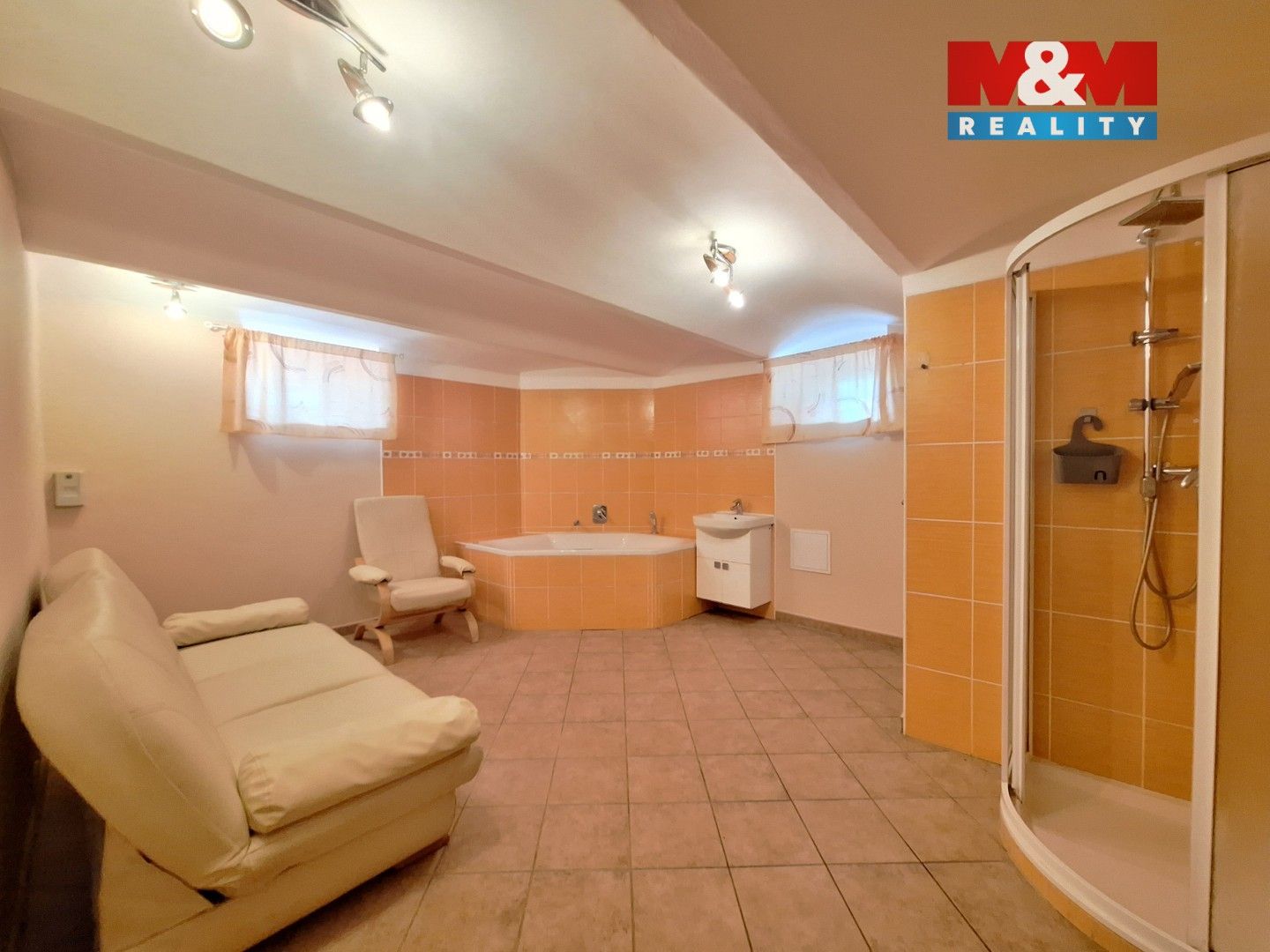 Prodej komerčního prostoru 310 m² - foto 11