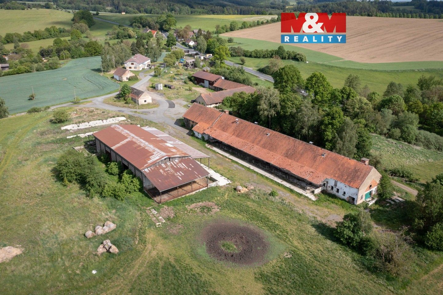 Prodej komerčního prostoru 2087 m² - foto 1