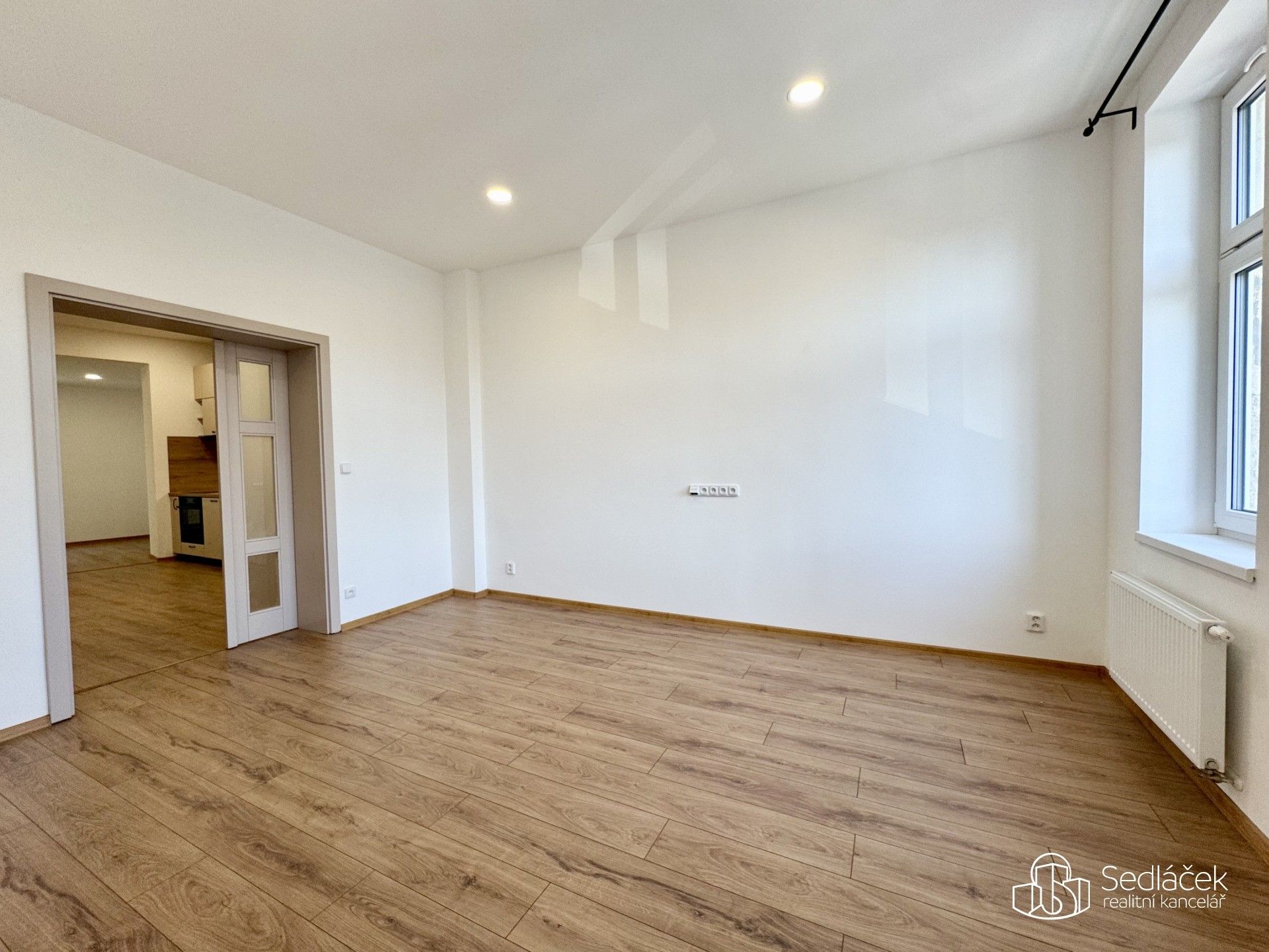 Pronájem bytu 3+kk 78 m² - foto 3