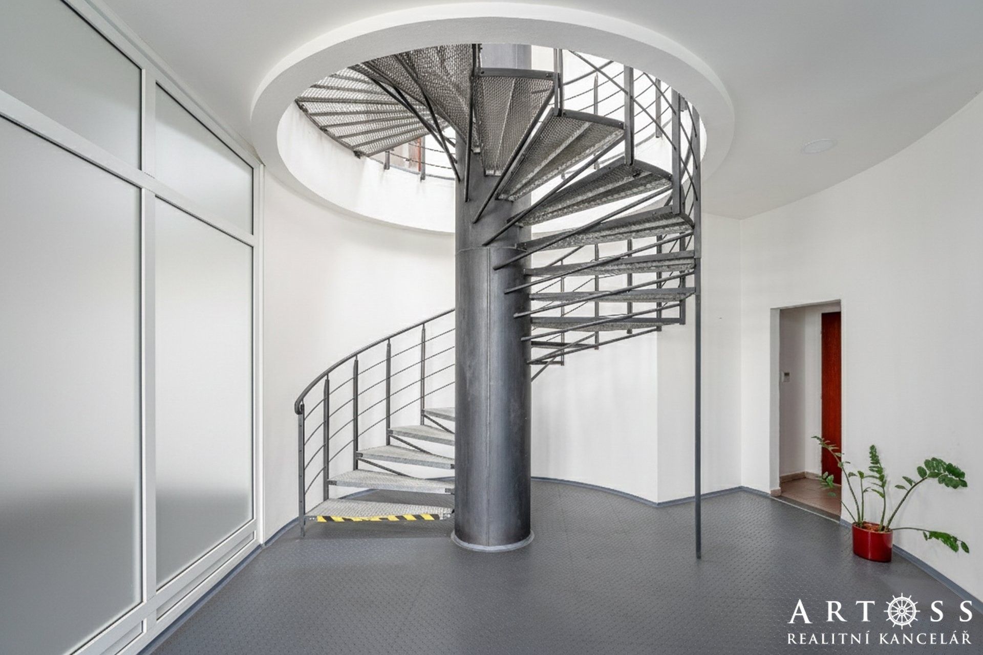Pronájem komerčního prostoru 230 m² - foto 7