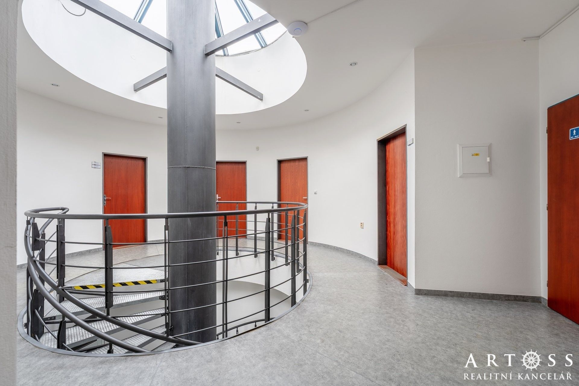 Pronájem komerčního prostoru 230 m² - foto 8