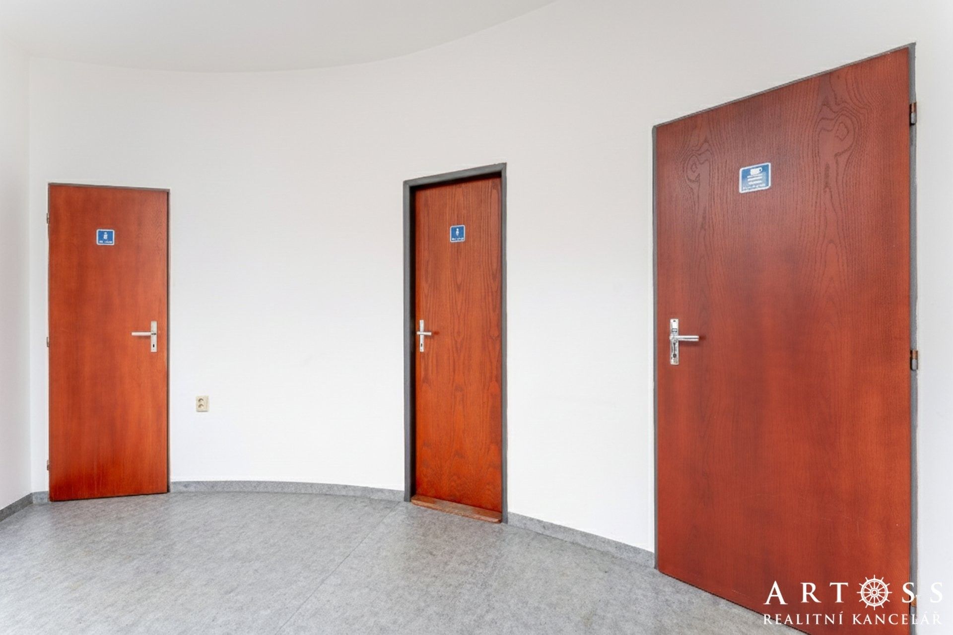 Pronájem komerčního prostoru 230 m² - foto 15